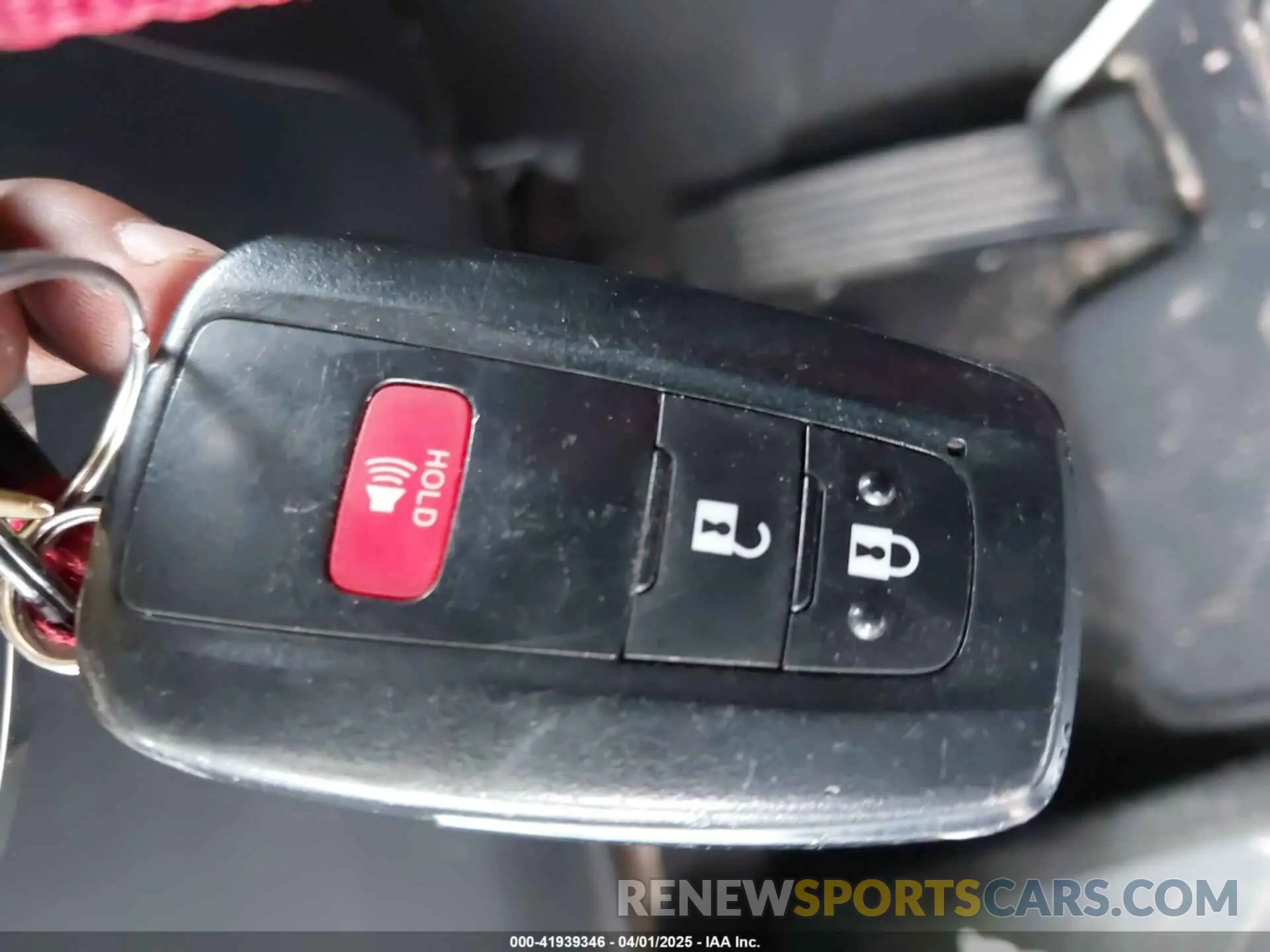 11 Photograph of a damaged car 4T3RWRFV0MU019002 TOYOTA RAV4 HYBRID 2021
