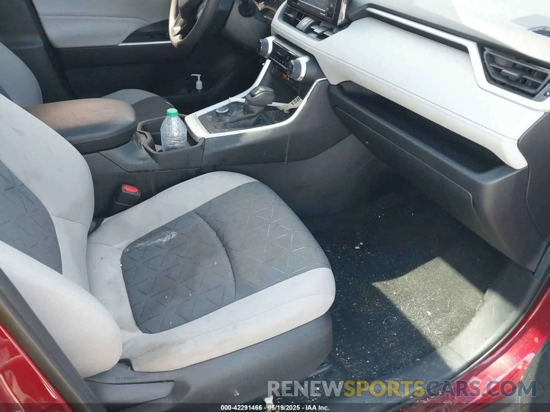 5 Photograph of a damaged car 4T3RWRFV0MU038715 TOYOTA RAV4 HYBRID 2021