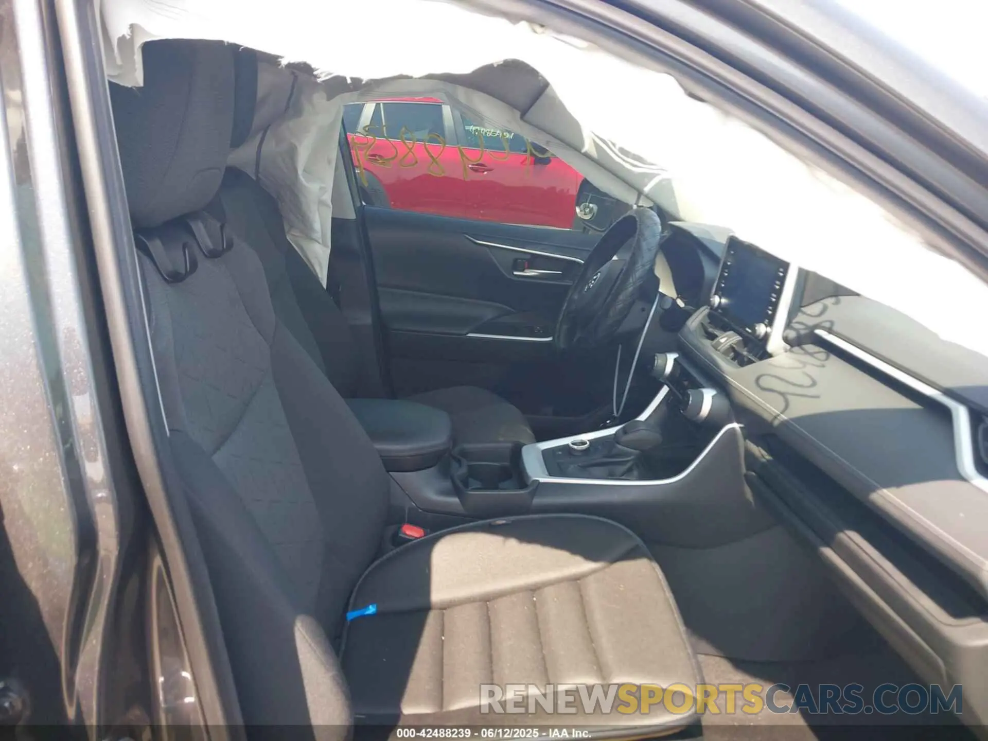 5 Photograph of a damaged car 4T3RWRFV1MU027125 TOYOTA RAV4 HYBRID 2021