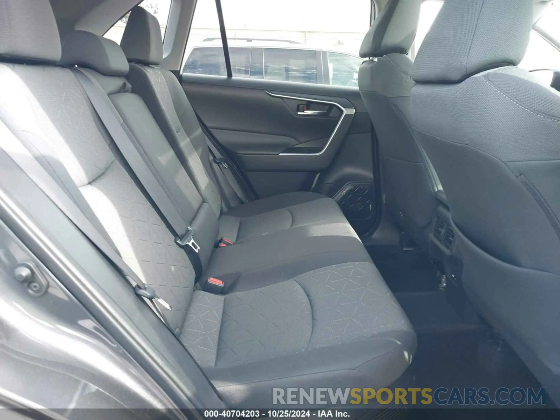 8 Photograph of a damaged car 4T3RWRFV2MU032981 TOYOTA RAV4 HYBRID 2021