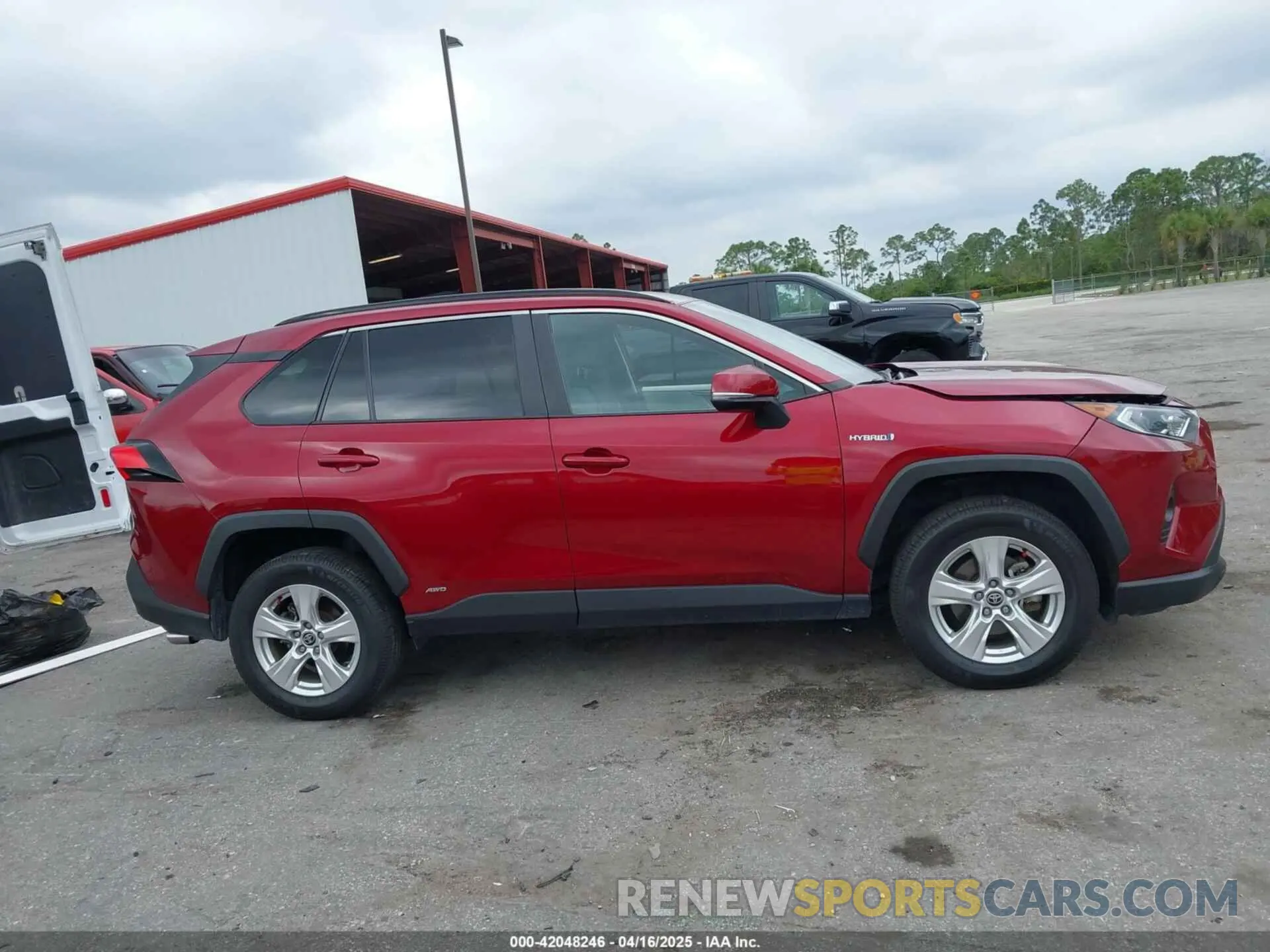 13 Photograph of a damaged car 4T3RWRFV4MU044341 TOYOTA RAV4 HYBRID 2021