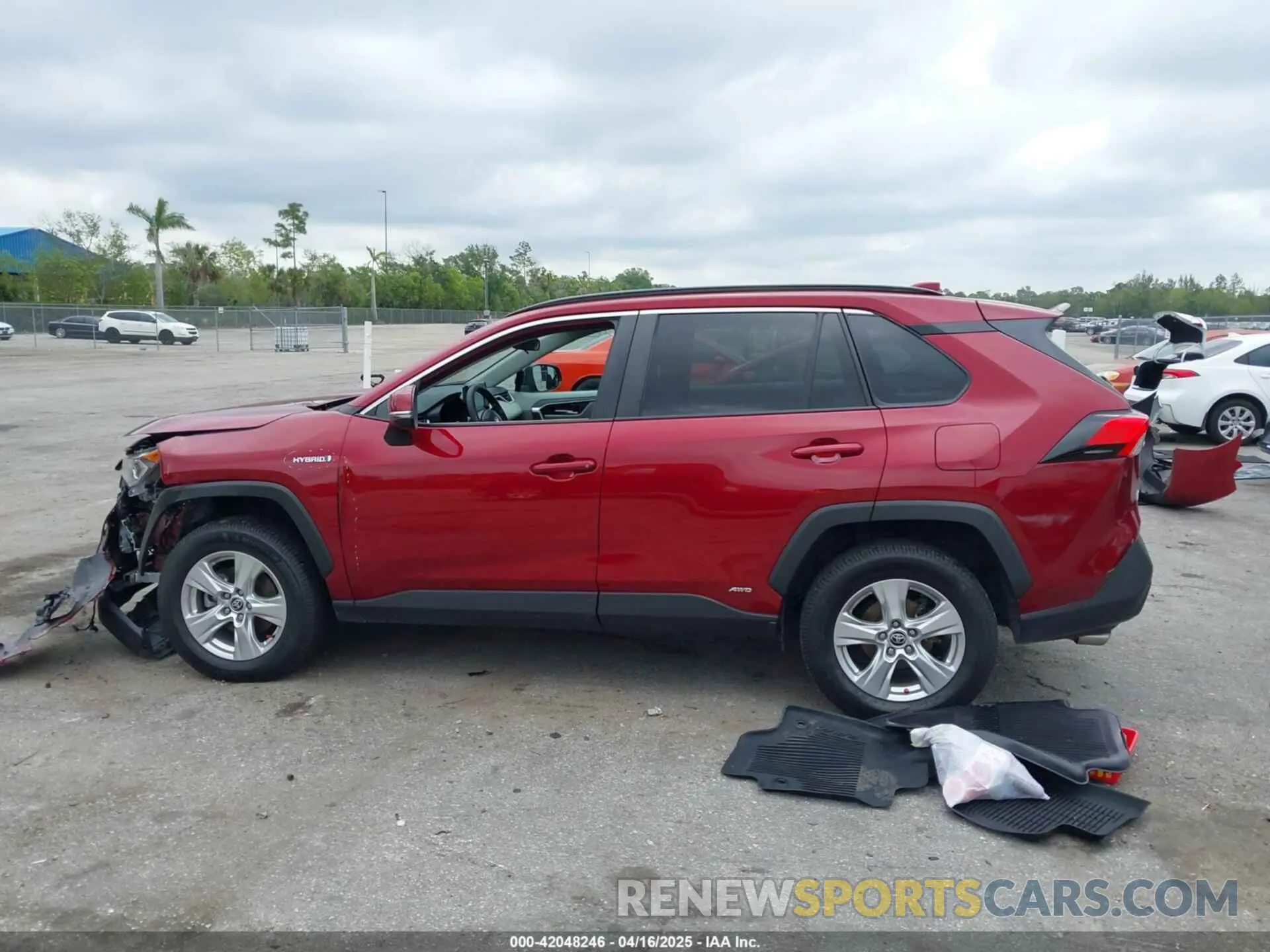 14 Photograph of a damaged car 4T3RWRFV4MU044341 TOYOTA RAV4 HYBRID 2021