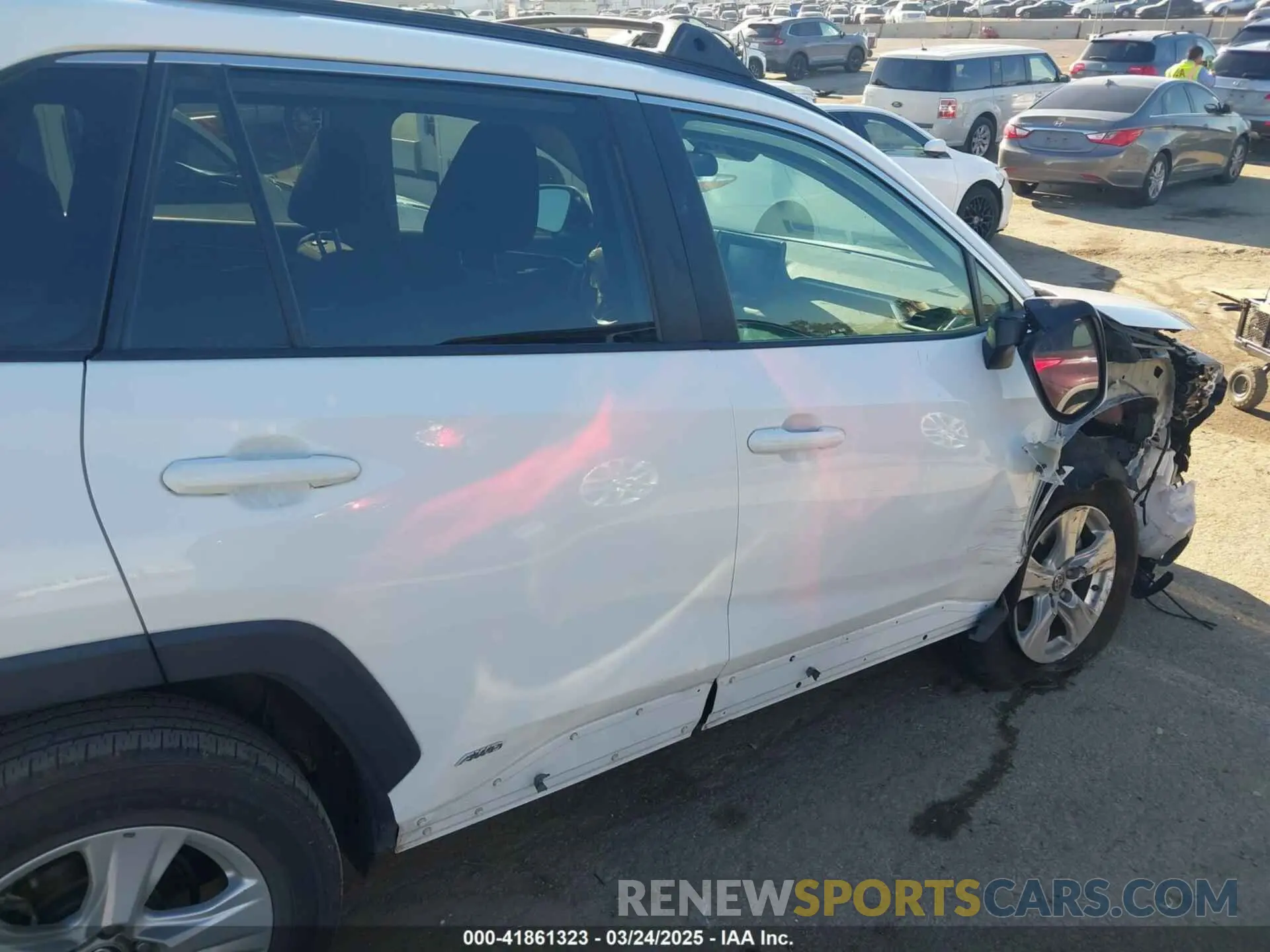 18 Photograph of a damaged car 4T3RWRFV5MU025913 TOYOTA RAV4 HYBRID 2021