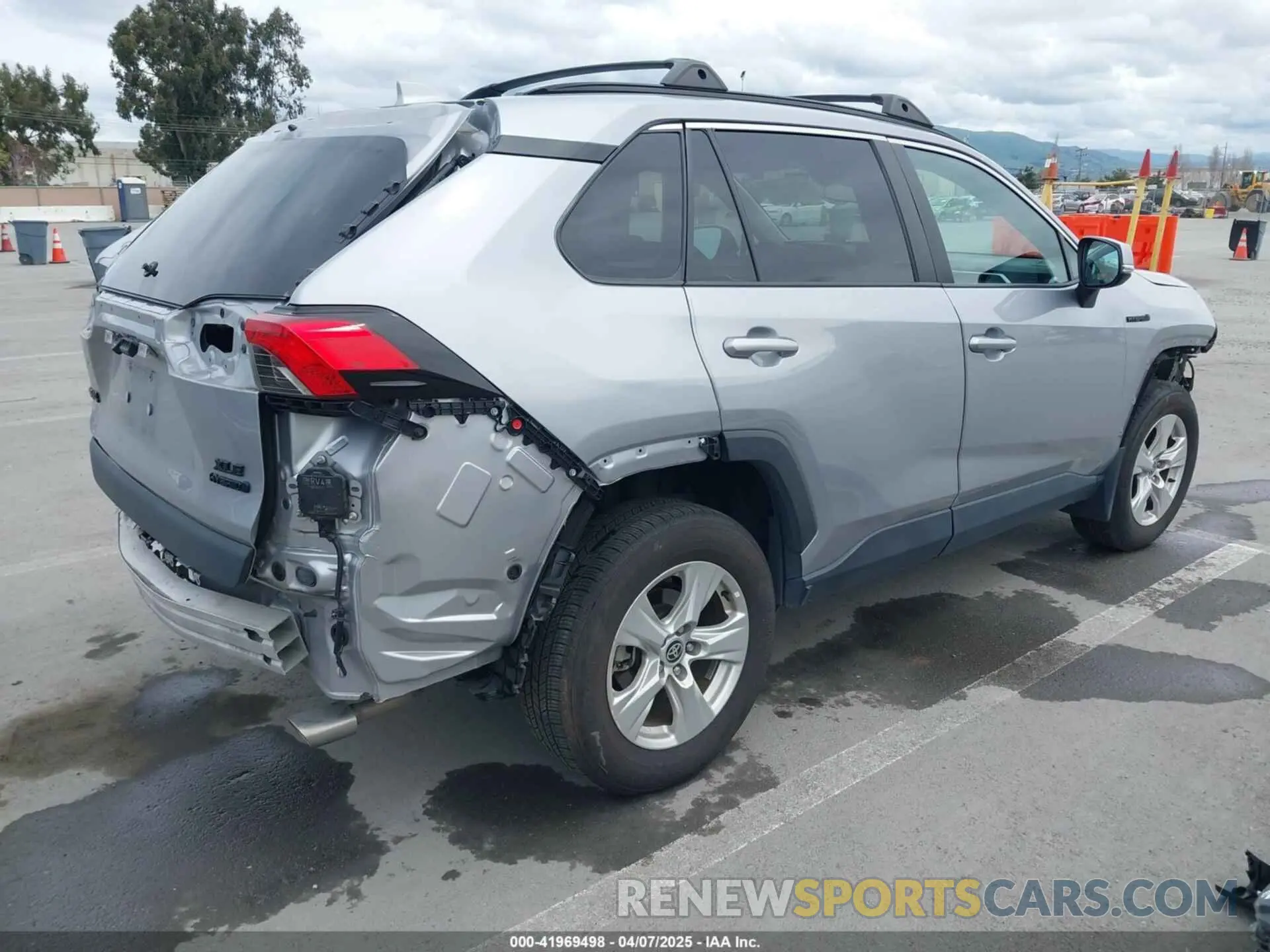 4 Фотография поврежденного автомобиля 4T3RWRFV8MU014145 TOYOTA RAV4 HYBRID 2021