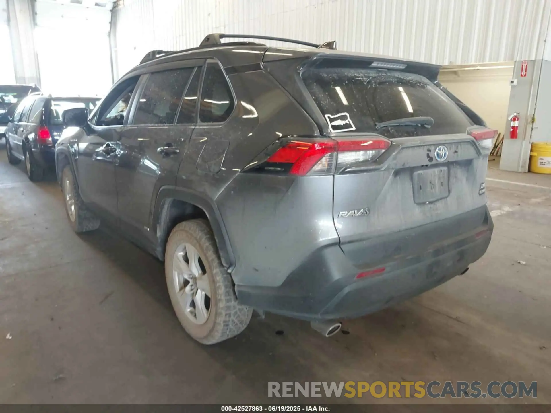 3 Фотография поврежденного автомобиля 4T3RWRFVXMU045249 TOYOTA RAV4 HYBRID 2021