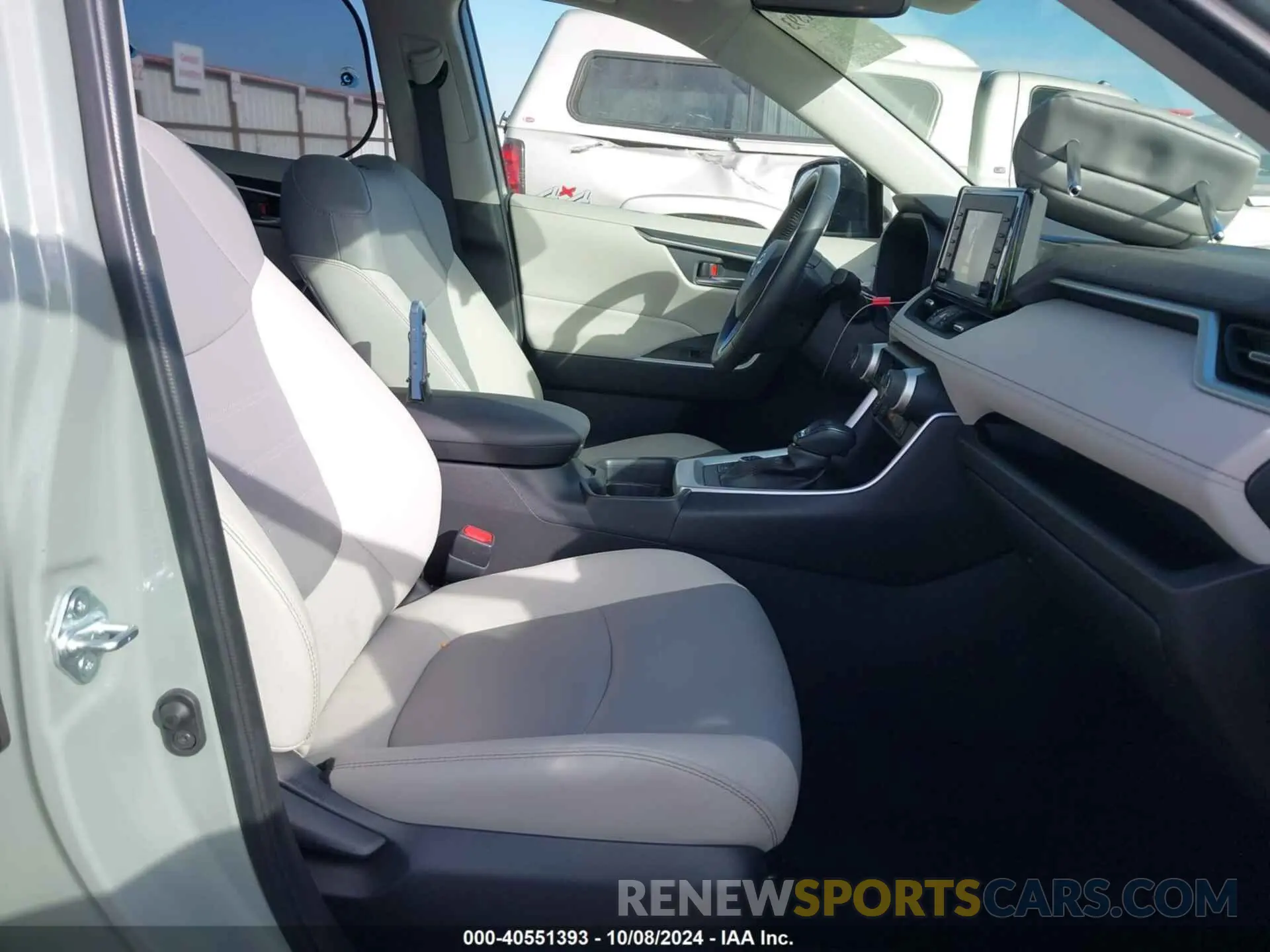 5 Фотография поврежденного автомобиля JTMB6RFV7MD040783 TOYOTA RAV4 HYBRID 2021
