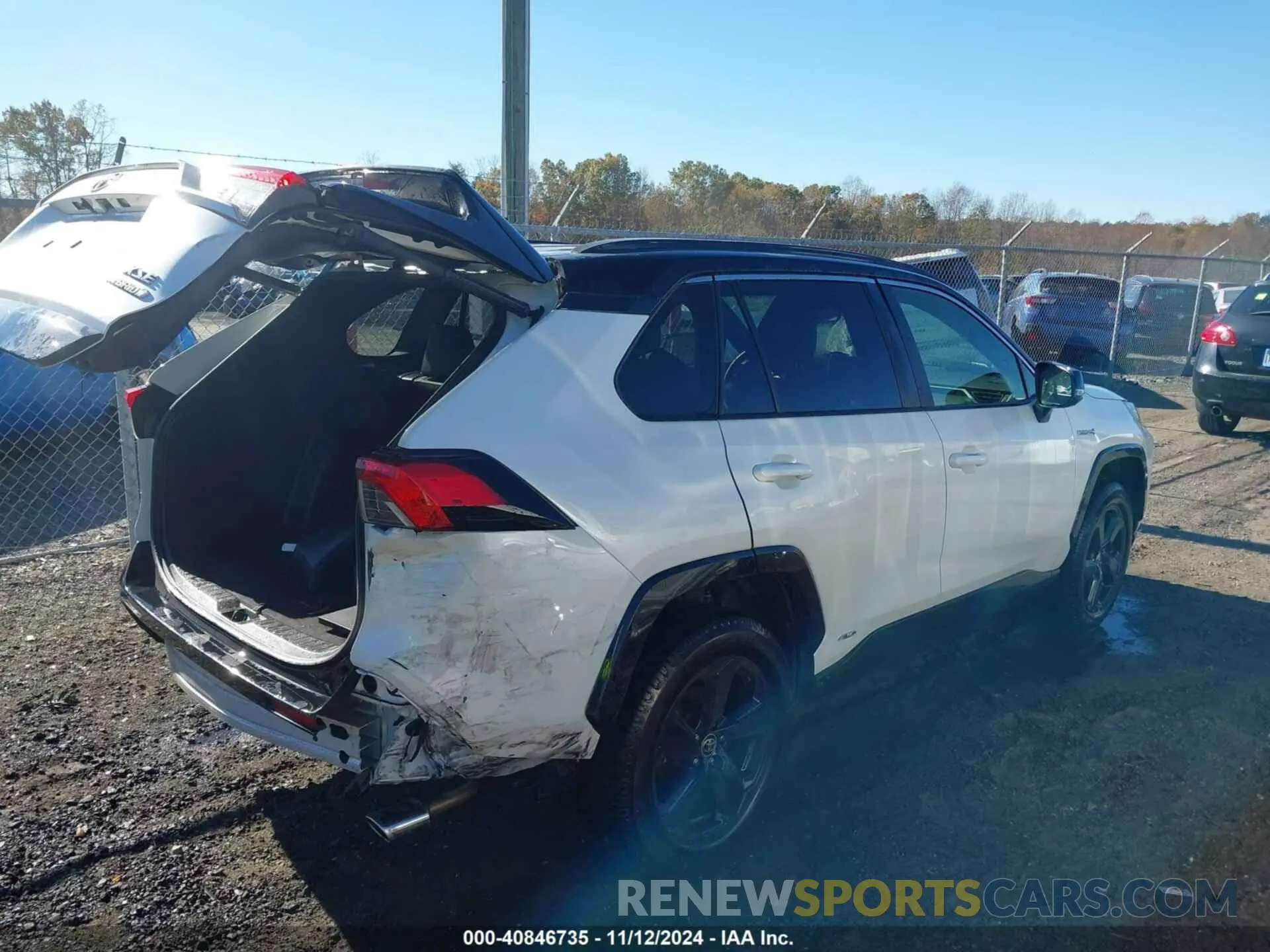 4 Photograph of a damaged car JTME6RFV7MJ006535 TOYOTA RAV4 HYBRID 2021