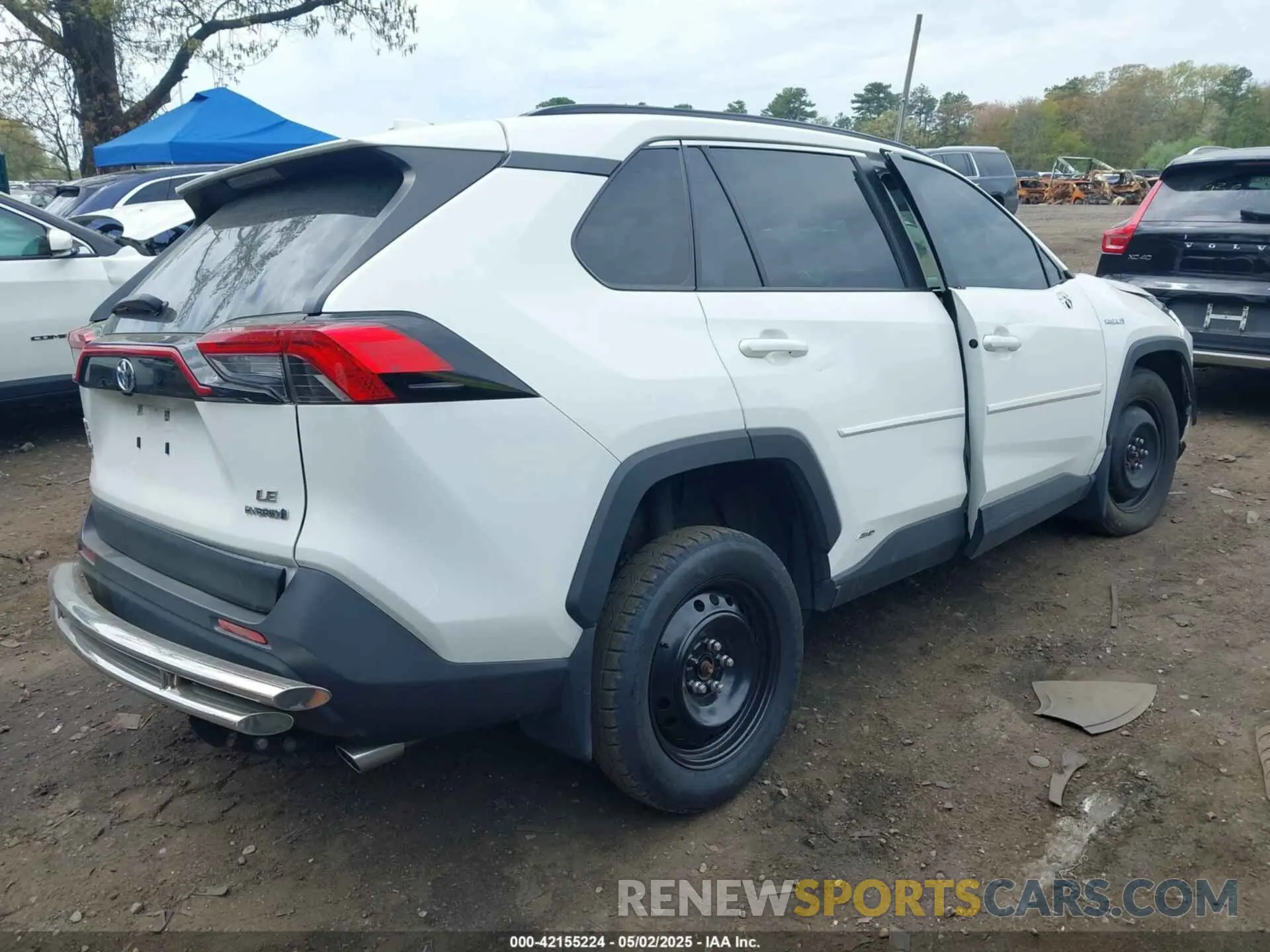 4 Photograph of a damaged car JTMLWRFV3MD114964 TOYOTA RAV4 HYBRID 2021