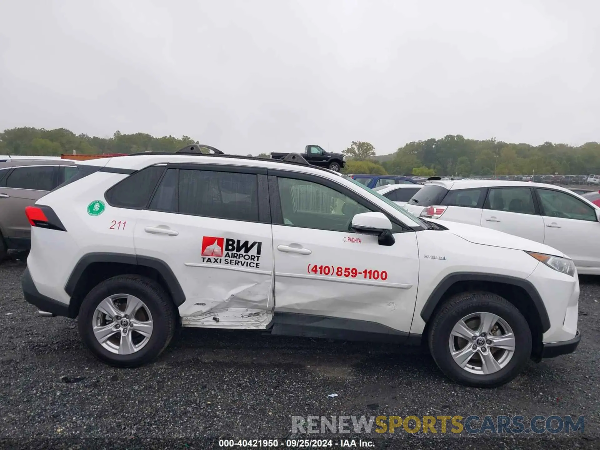 13 Photograph of a damaged car JTMR6RFV0MD011625 TOYOTA RAV4 HYBRID 2021