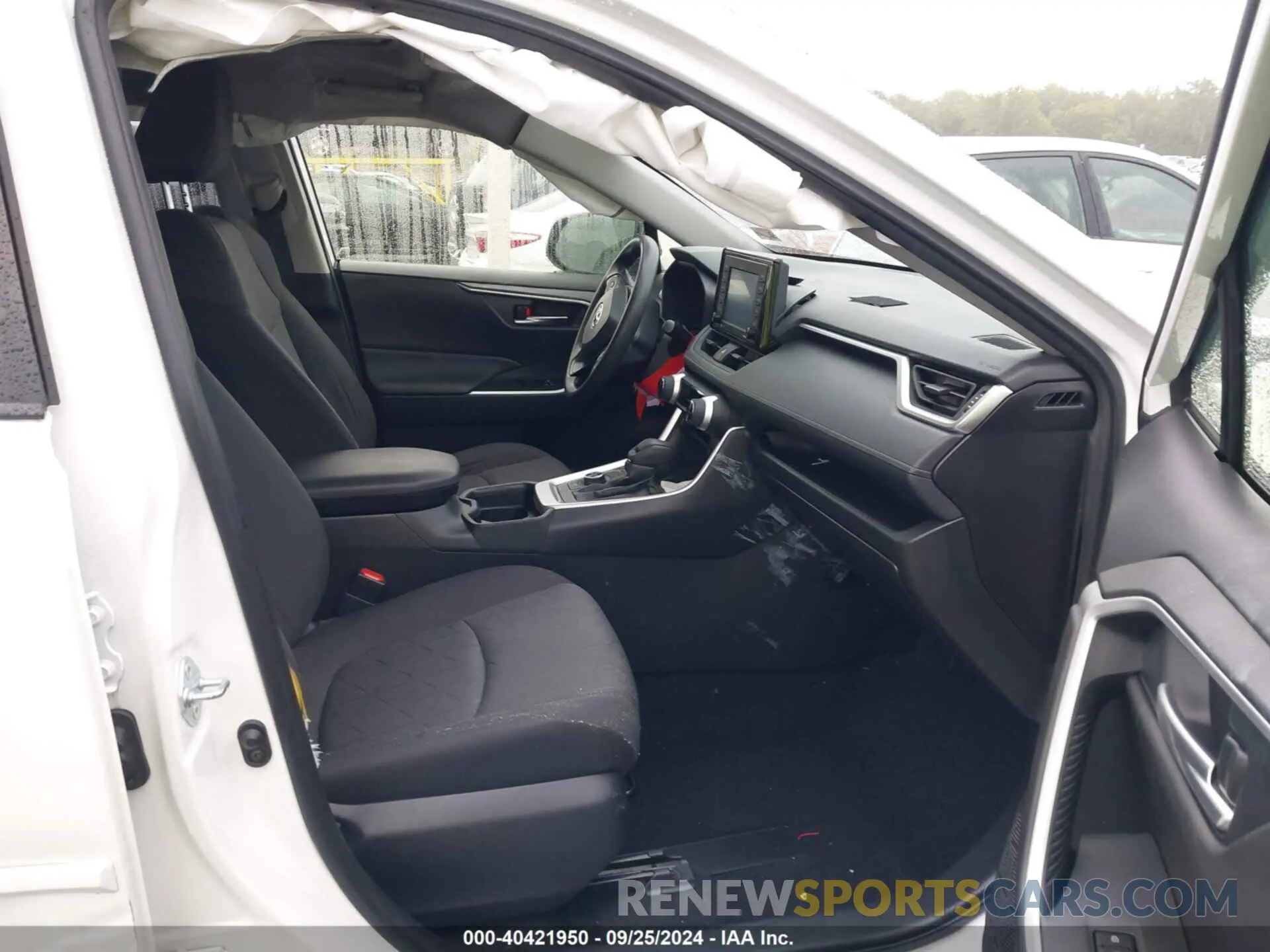 5 Photograph of a damaged car JTMR6RFV0MD011625 TOYOTA RAV4 HYBRID 2021