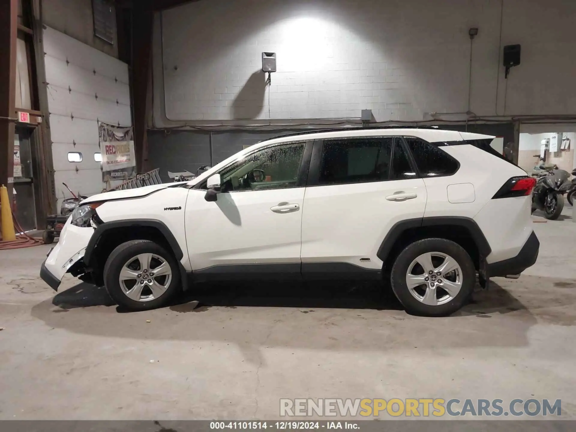 14 Фотография поврежденного автомобиля JTMRWRFV1MD127447 TOYOTA RAV4 HYBRID 2021