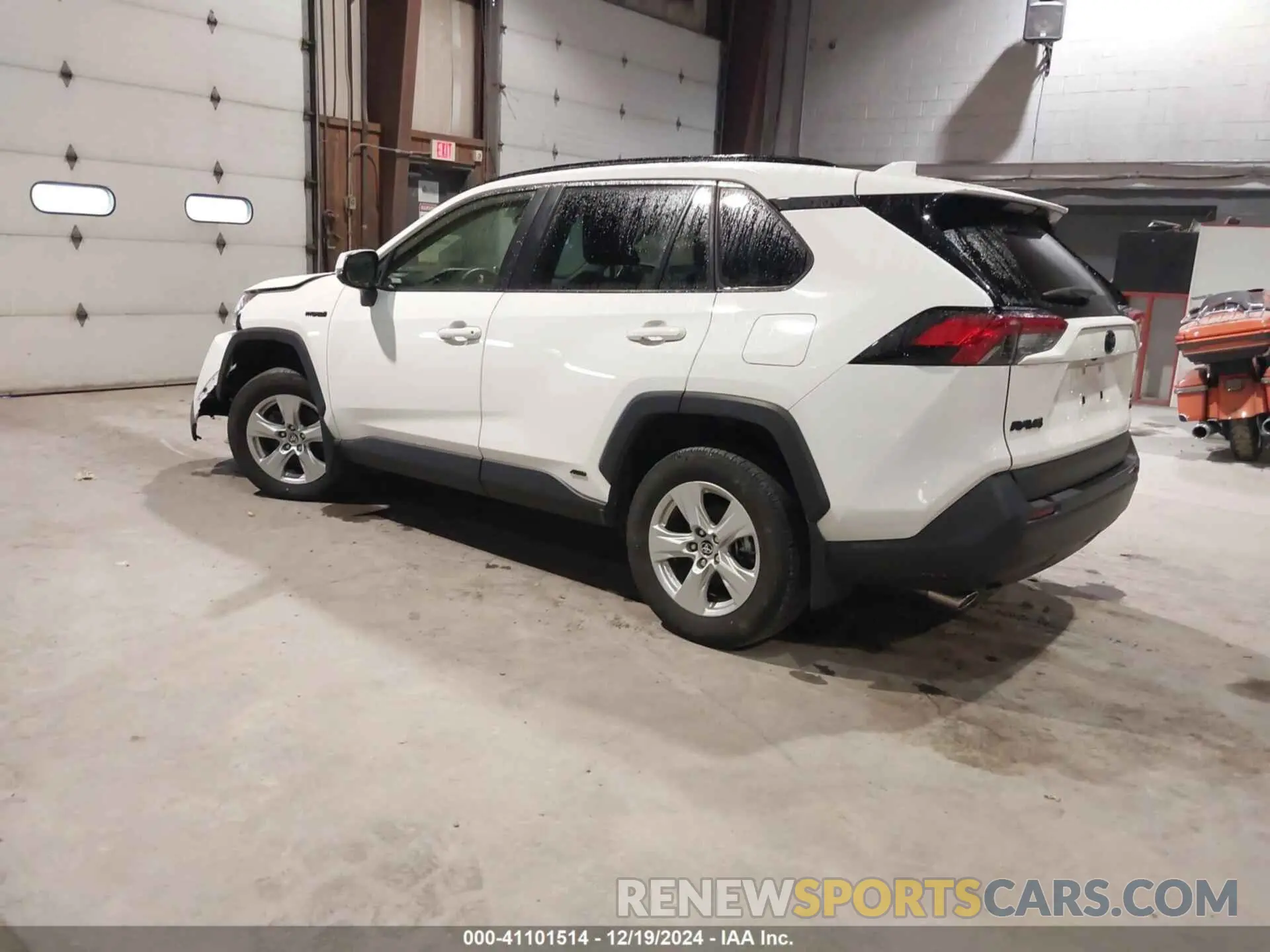 3 Фотография поврежденного автомобиля JTMRWRFV1MD127447 TOYOTA RAV4 HYBRID 2021