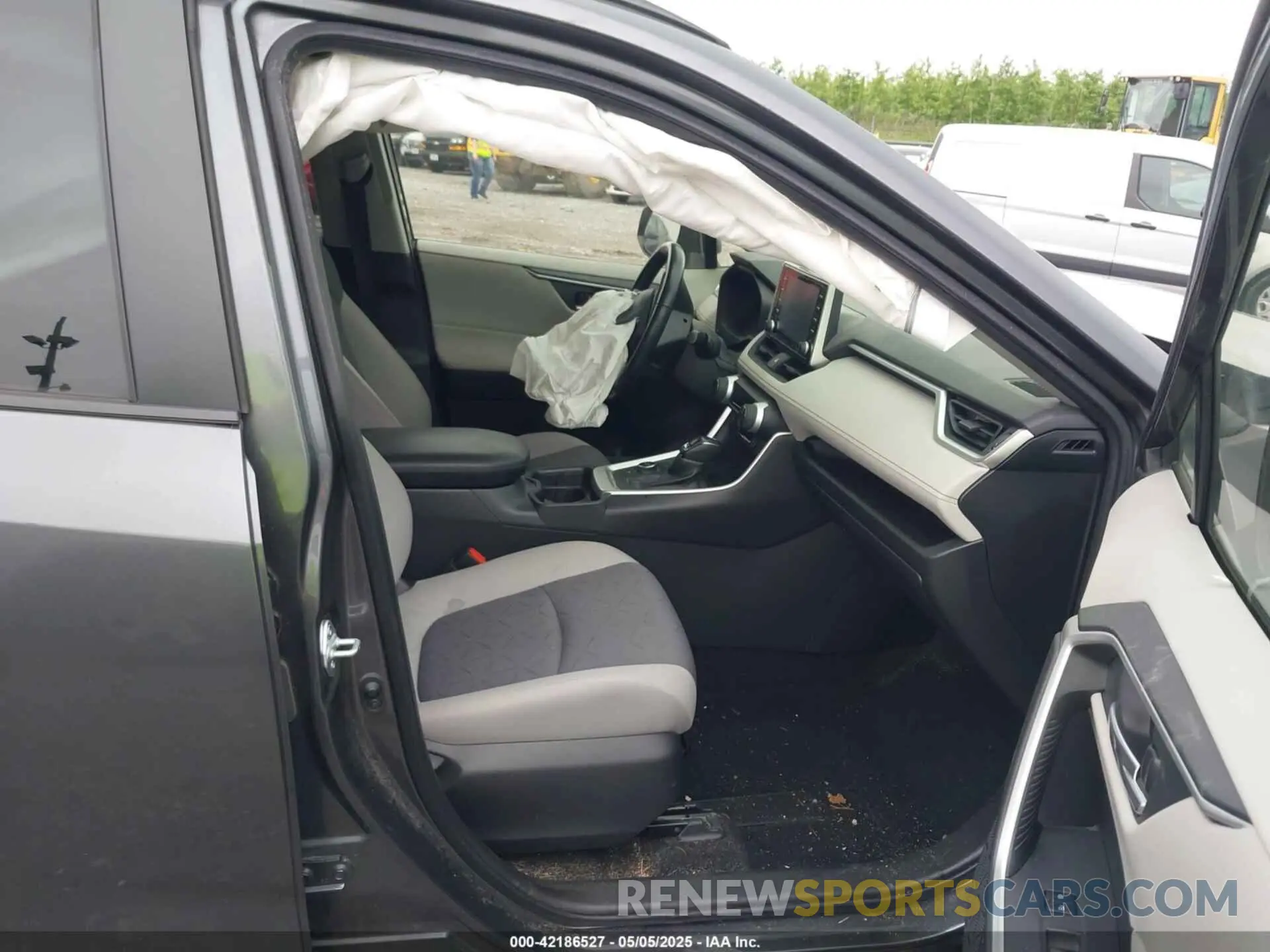 5 Photograph of a damaged car JTMRWRFV6MD127279 TOYOTA RAV4 HYBRID 2021