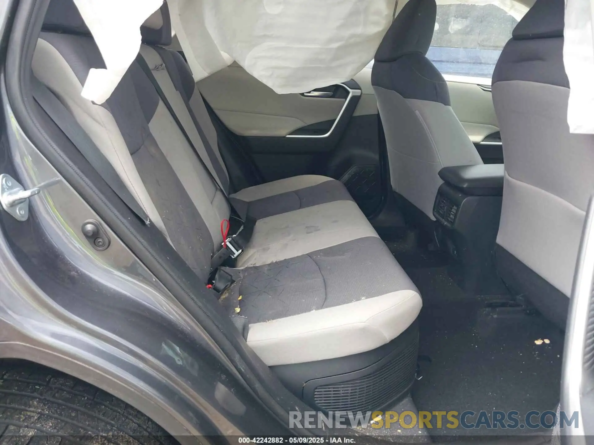 8 Photograph of a damaged car JTMRWRFVXMD110128 TOYOTA RAV4 HYBRID 2021