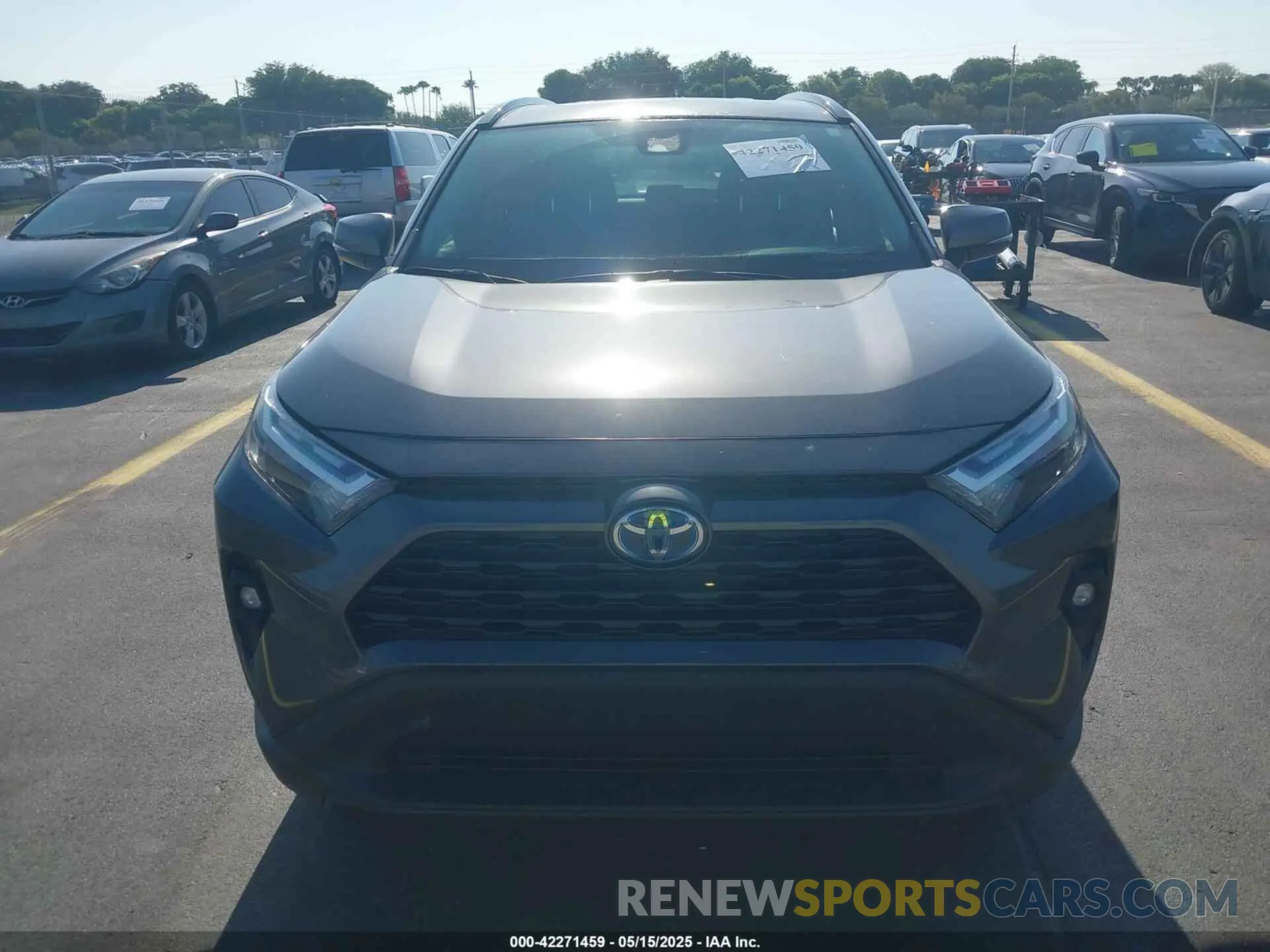 12 Photograph of a damaged car 2T3B6RFV5NW037465 TOYOTA RAV4 HYBRID 2022