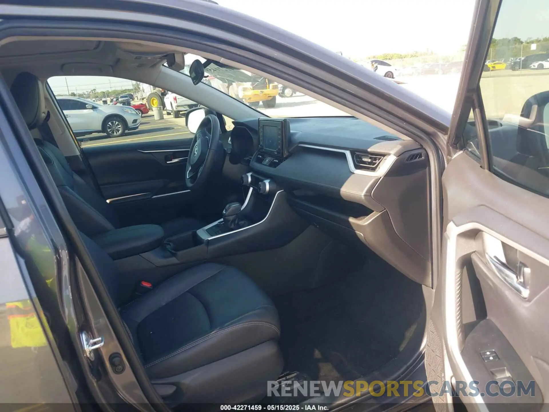 5 Photograph of a damaged car 2T3B6RFV5NW037465 TOYOTA RAV4 HYBRID 2022