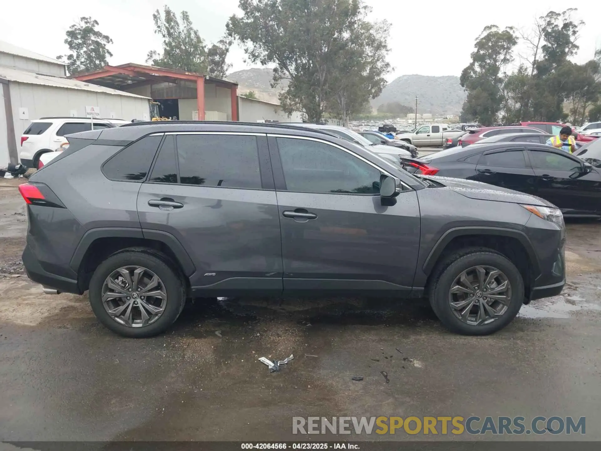 13 Photograph of a damaged car 2T3B6RFV7NW034681 TOYOTA RAV4 HYBRID 2022