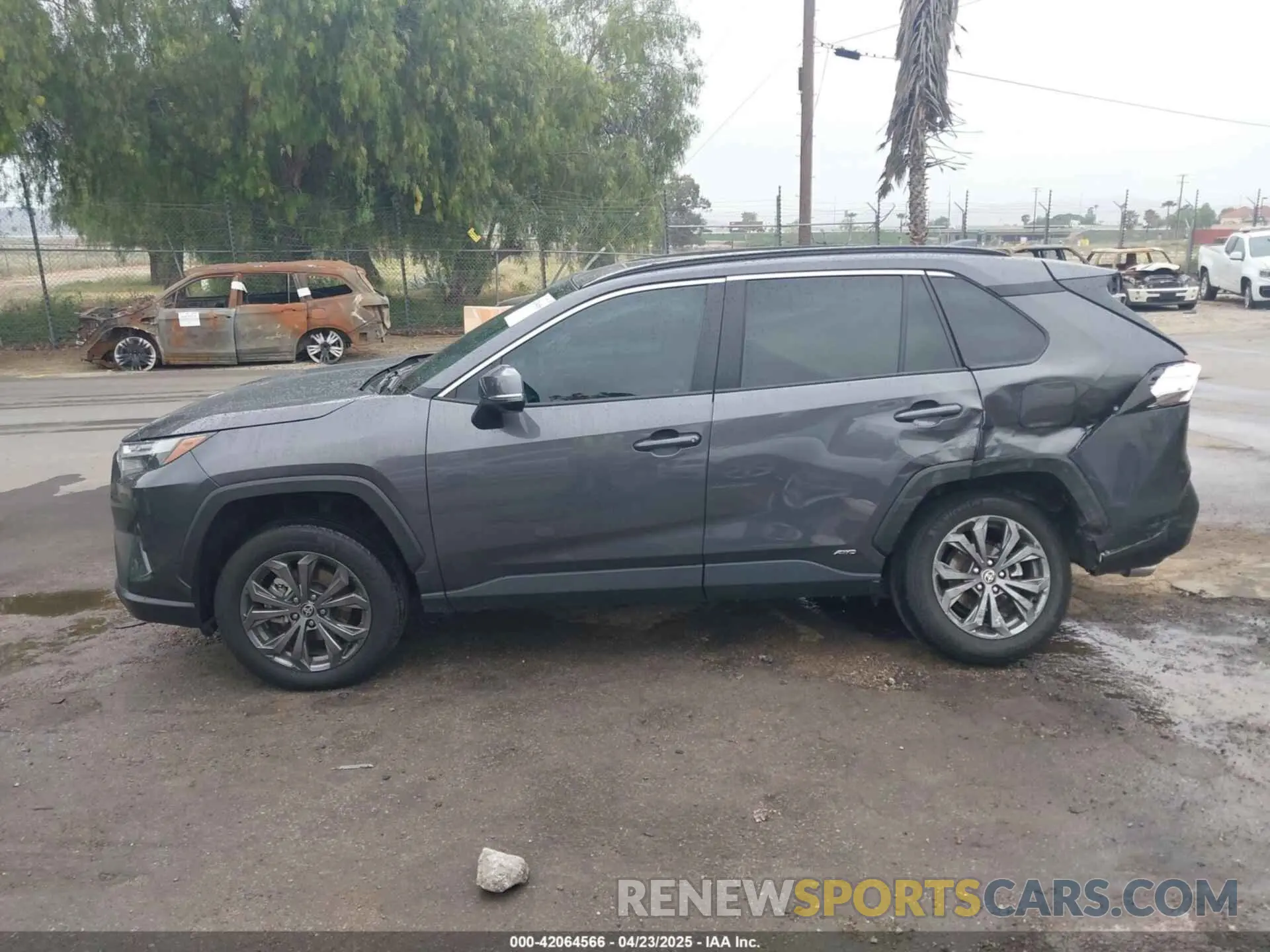 14 Photograph of a damaged car 2T3B6RFV7NW034681 TOYOTA RAV4 HYBRID 2022
