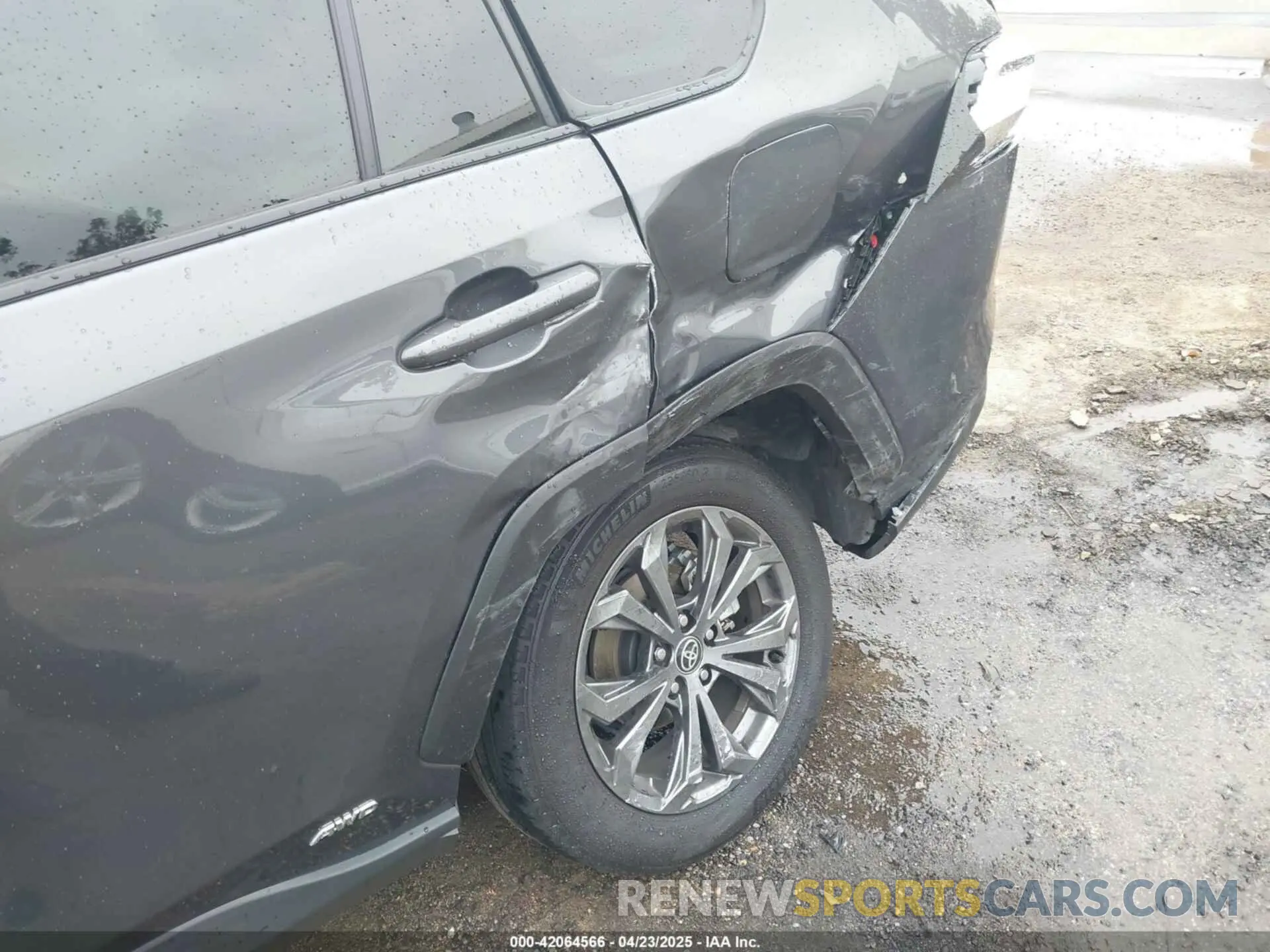 6 Photograph of a damaged car 2T3B6RFV7NW034681 TOYOTA RAV4 HYBRID 2022