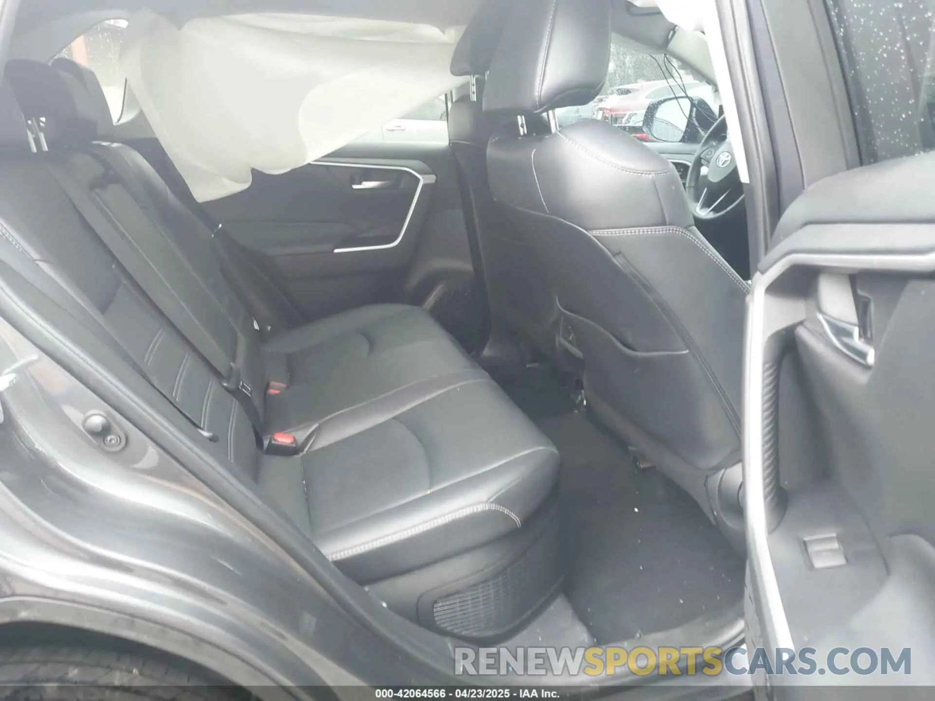 8 Photograph of a damaged car 2T3B6RFV7NW034681 TOYOTA RAV4 HYBRID 2022