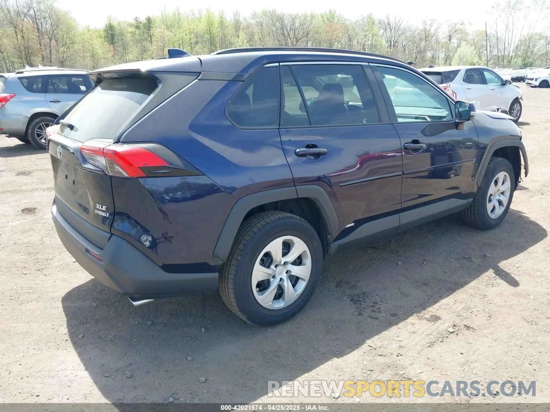 4 Photograph of a damaged car 2T3RWRFV8NW143648 TOYOTA RAV4 HYBRID 2022