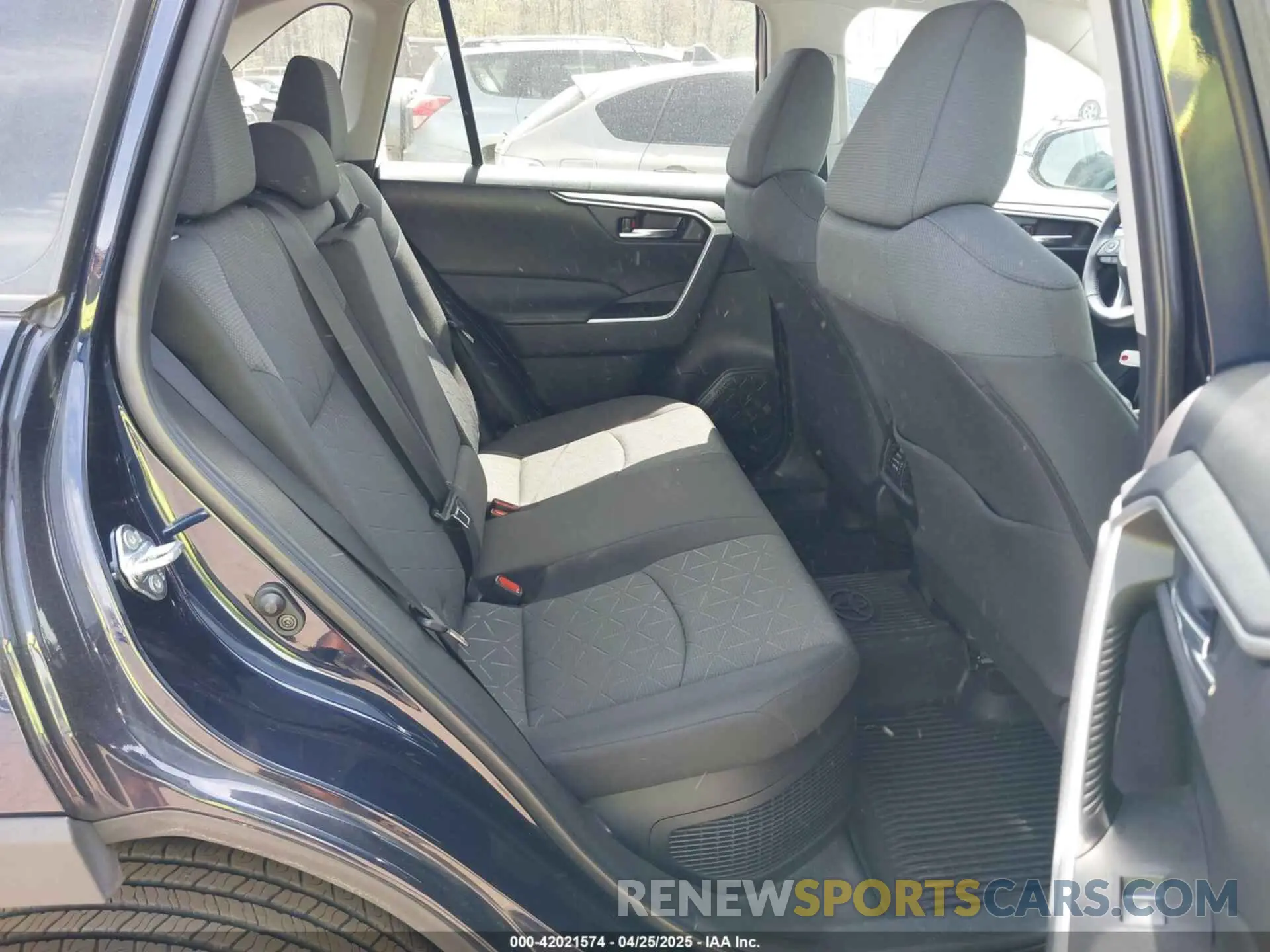 8 Photograph of a damaged car 2T3RWRFV8NW143648 TOYOTA RAV4 HYBRID 2022