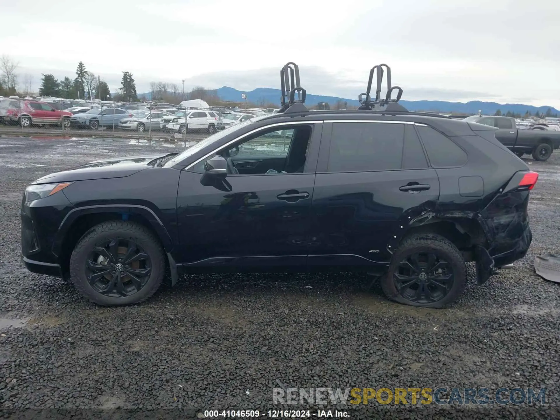 15 Photograph of a damaged car 2T3T6RFV7NW033213 TOYOTA RAV4 HYBRID 2022