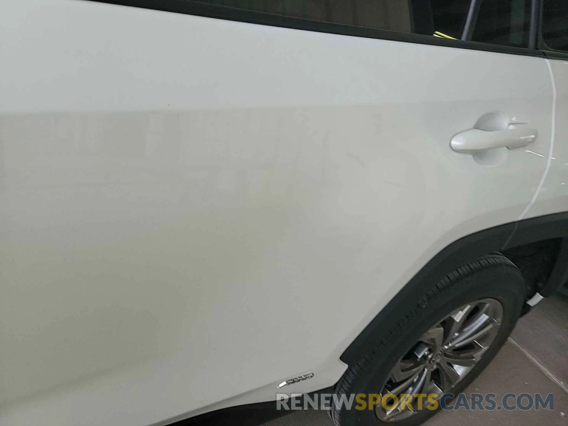 12 Photograph of a damaged car 4T3B6RFV2NU065868 TOYOTA RAV4 HYBRID 2022