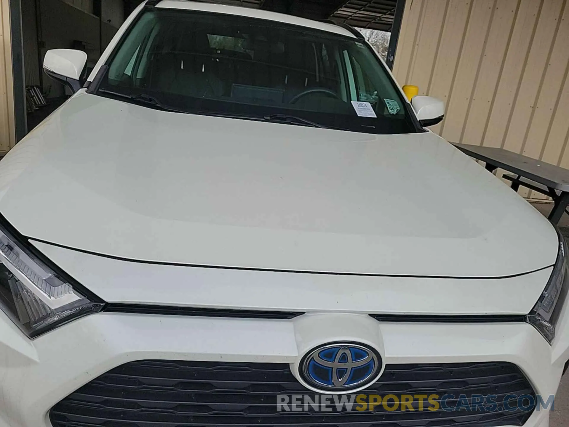 17 Photograph of a damaged car 4T3B6RFV2NU065868 TOYOTA RAV4 HYBRID 2022