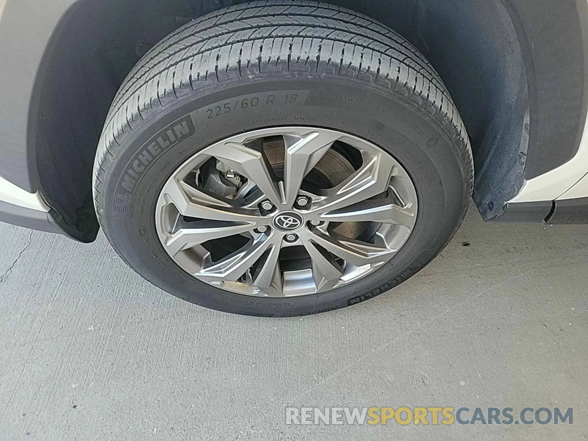 28 Photograph of a damaged car 4T3B6RFV2NU065868 TOYOTA RAV4 HYBRID 2022