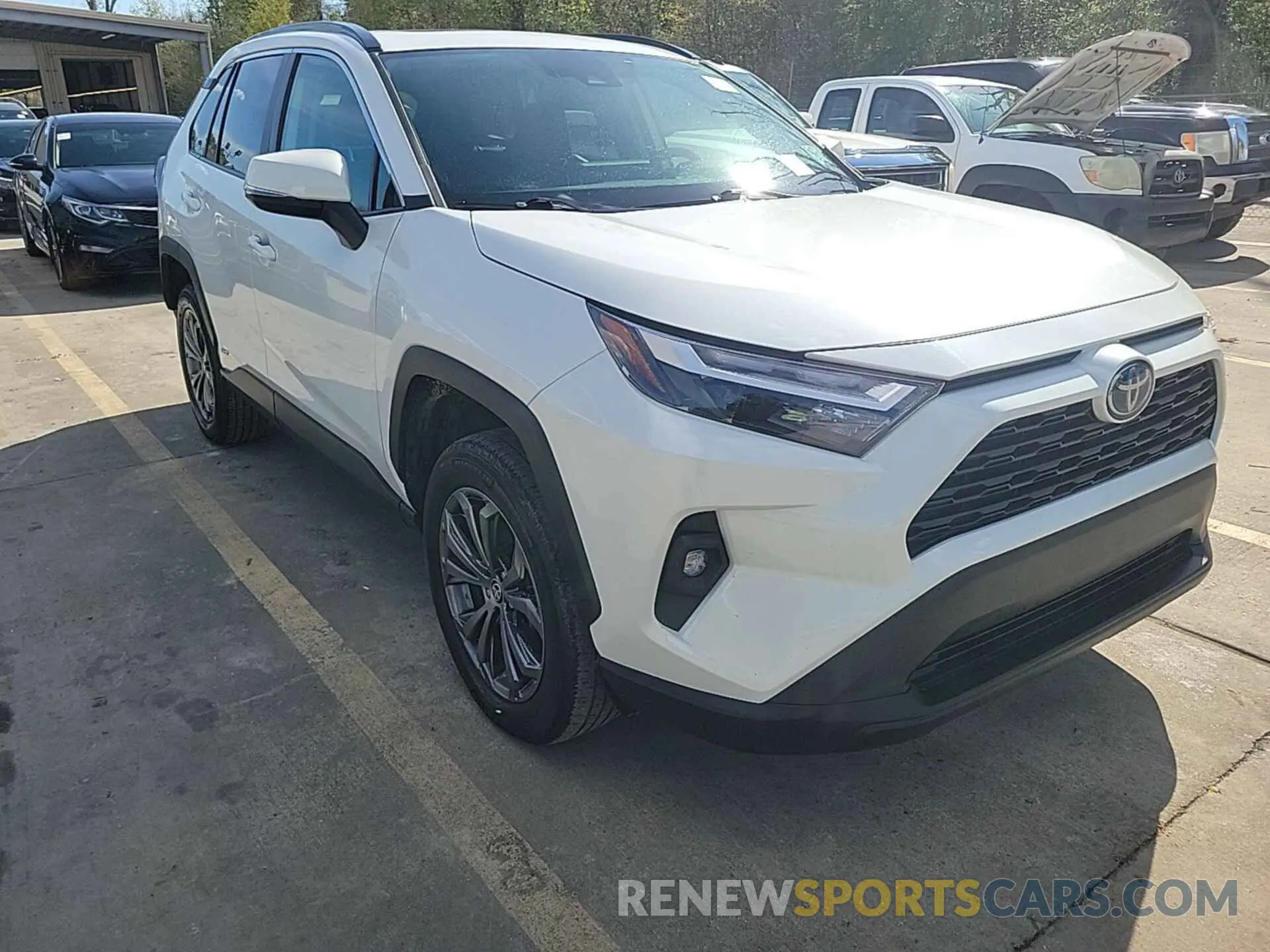 29 Photograph of a damaged car 4T3B6RFV2NU065868 TOYOTA RAV4 HYBRID 2022