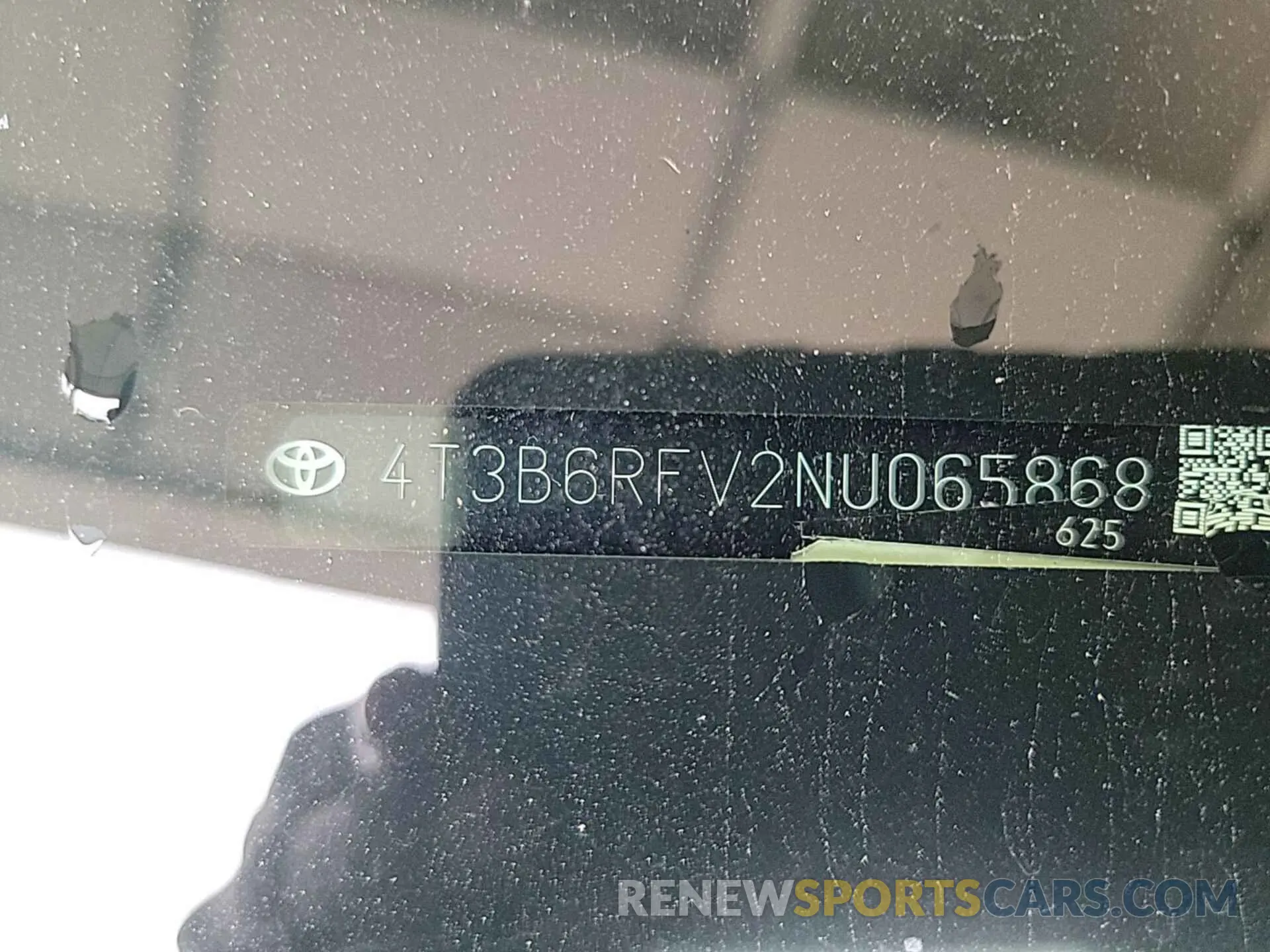 8 Photograph of a damaged car 4T3B6RFV2NU065868 TOYOTA RAV4 HYBRID 2022