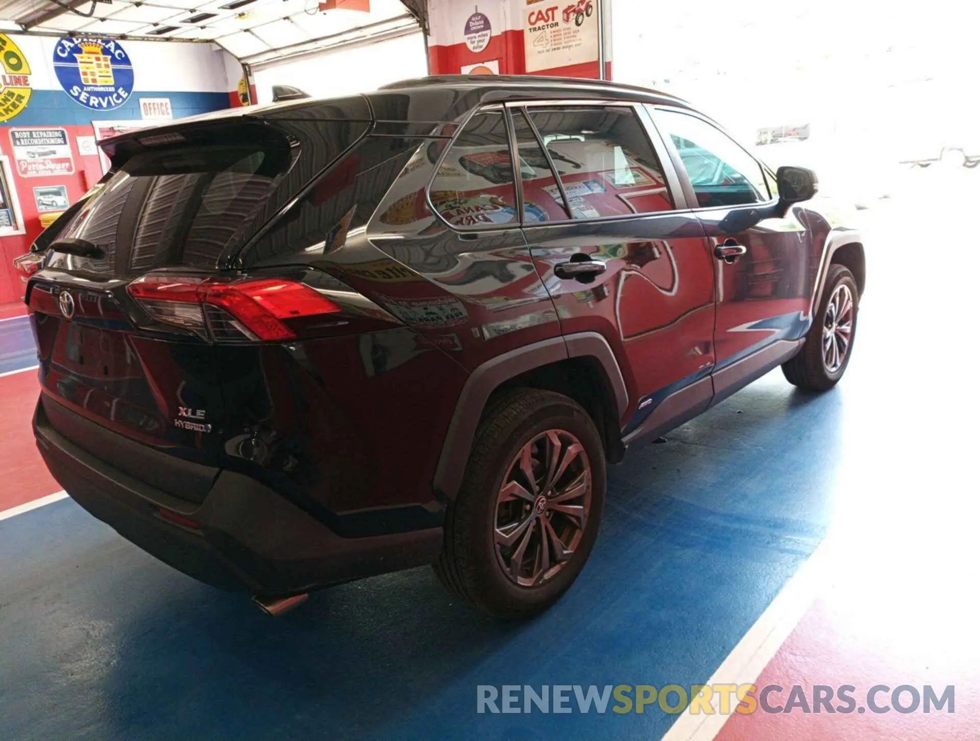 12 Photograph of a damaged car 4T3B6RFV7NU071911 TOYOTA RAV4 HYBRID 2022