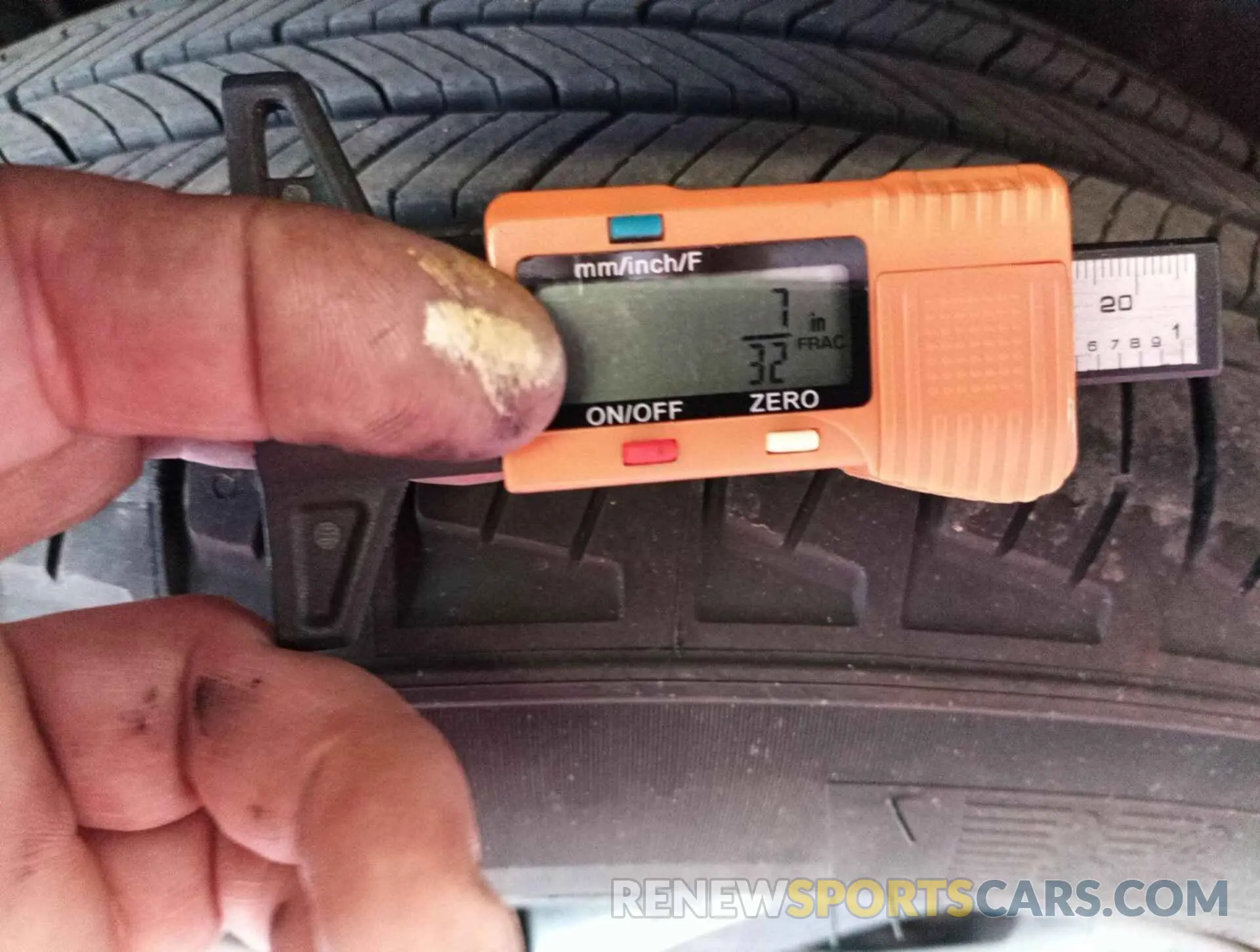 25 Photograph of a damaged car 4T3B6RFV7NU071911 TOYOTA RAV4 HYBRID 2022