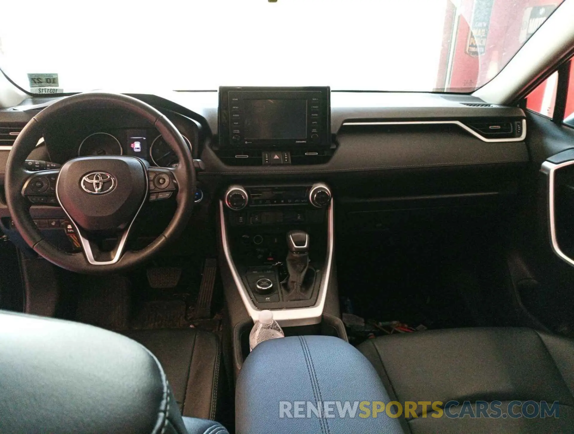 8 Photograph of a damaged car 4T3B6RFV7NU071911 TOYOTA RAV4 HYBRID 2022