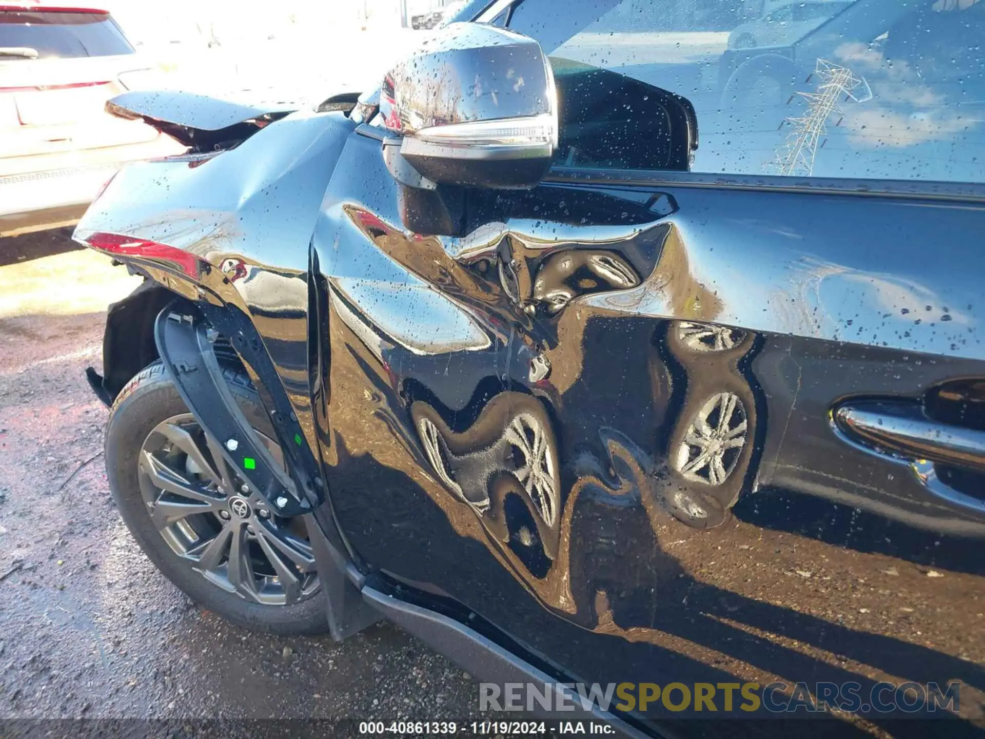 17 Photograph of a damaged car 4T3B6RFVXNU102603 TOYOTA RAV4 HYBRID 2022