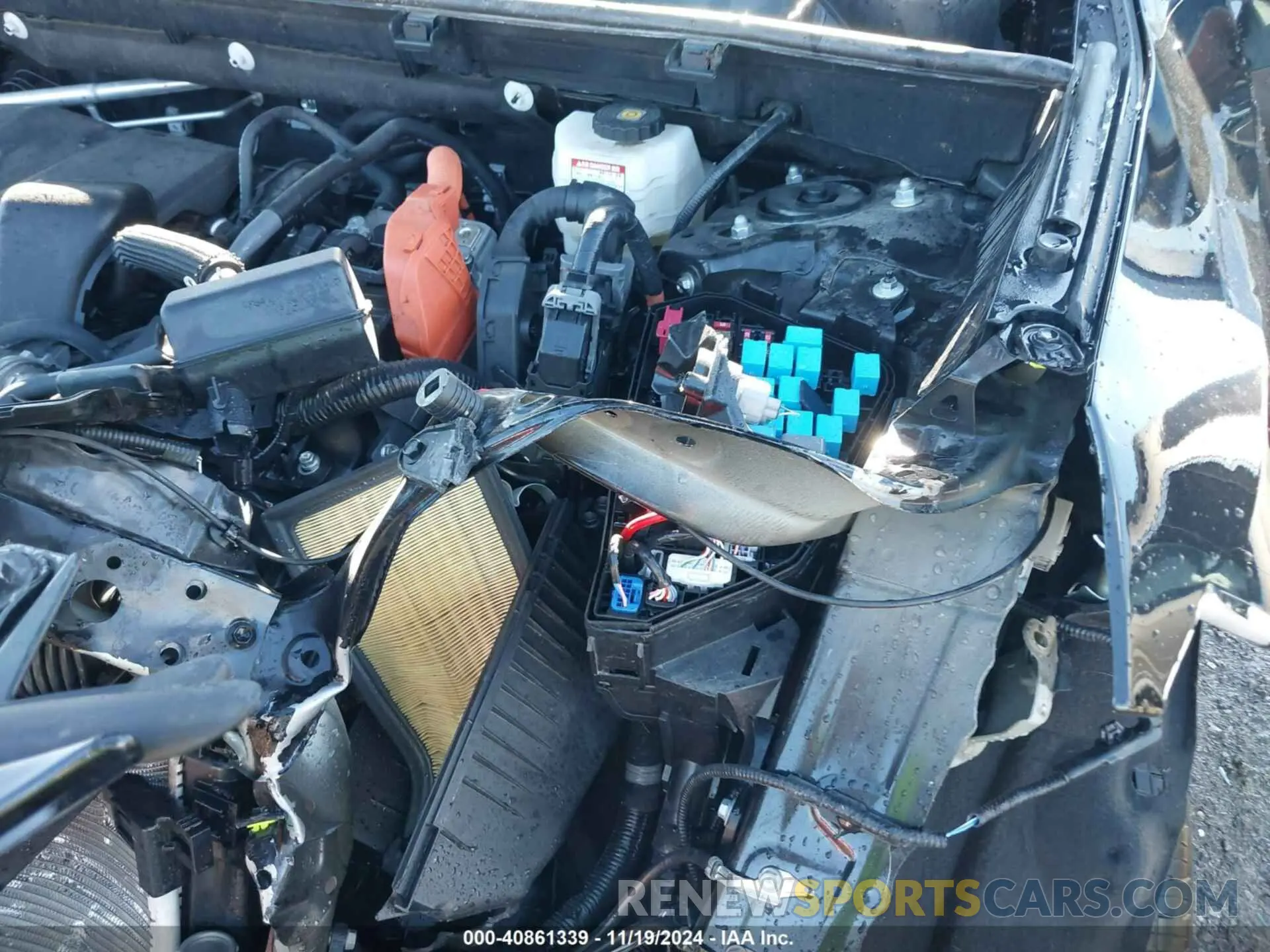 18 Photograph of a damaged car 4T3B6RFVXNU102603 TOYOTA RAV4 HYBRID 2022