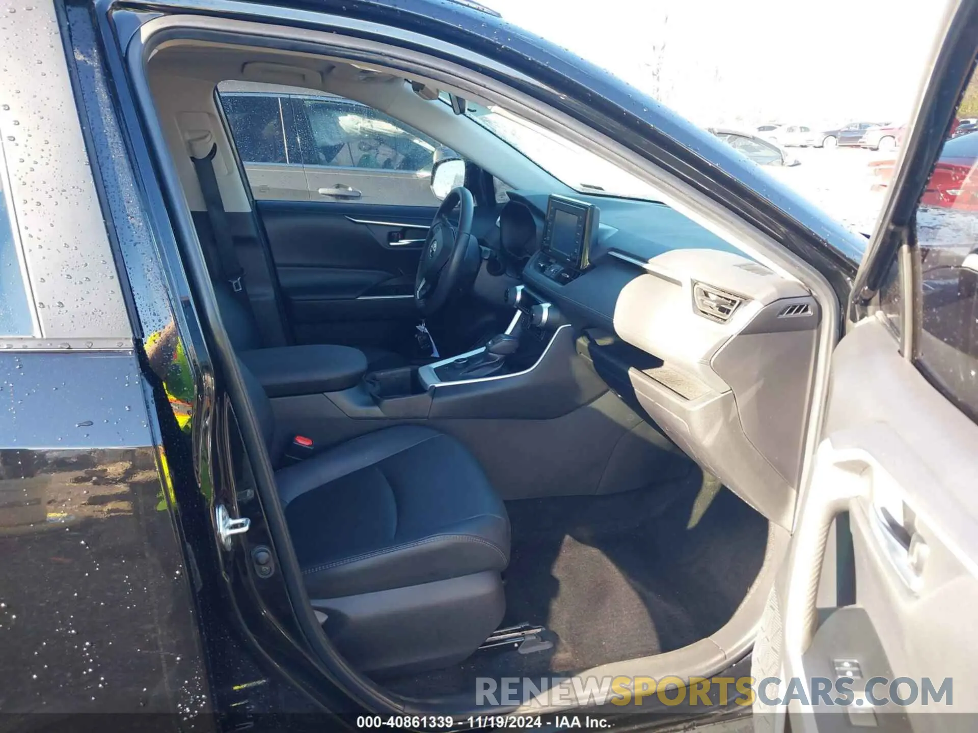 5 Photograph of a damaged car 4T3B6RFVXNU102603 TOYOTA RAV4 HYBRID 2022
