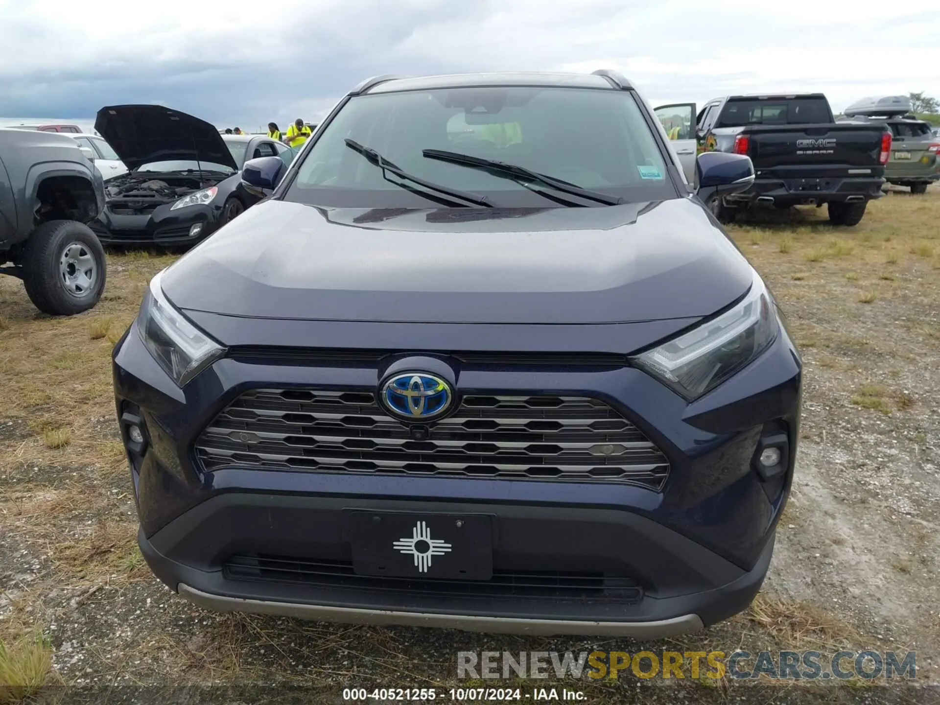 11 Photograph of a damaged car 4T3D6RFV5NU088599 TOYOTA RAV4 HYBRID 2022