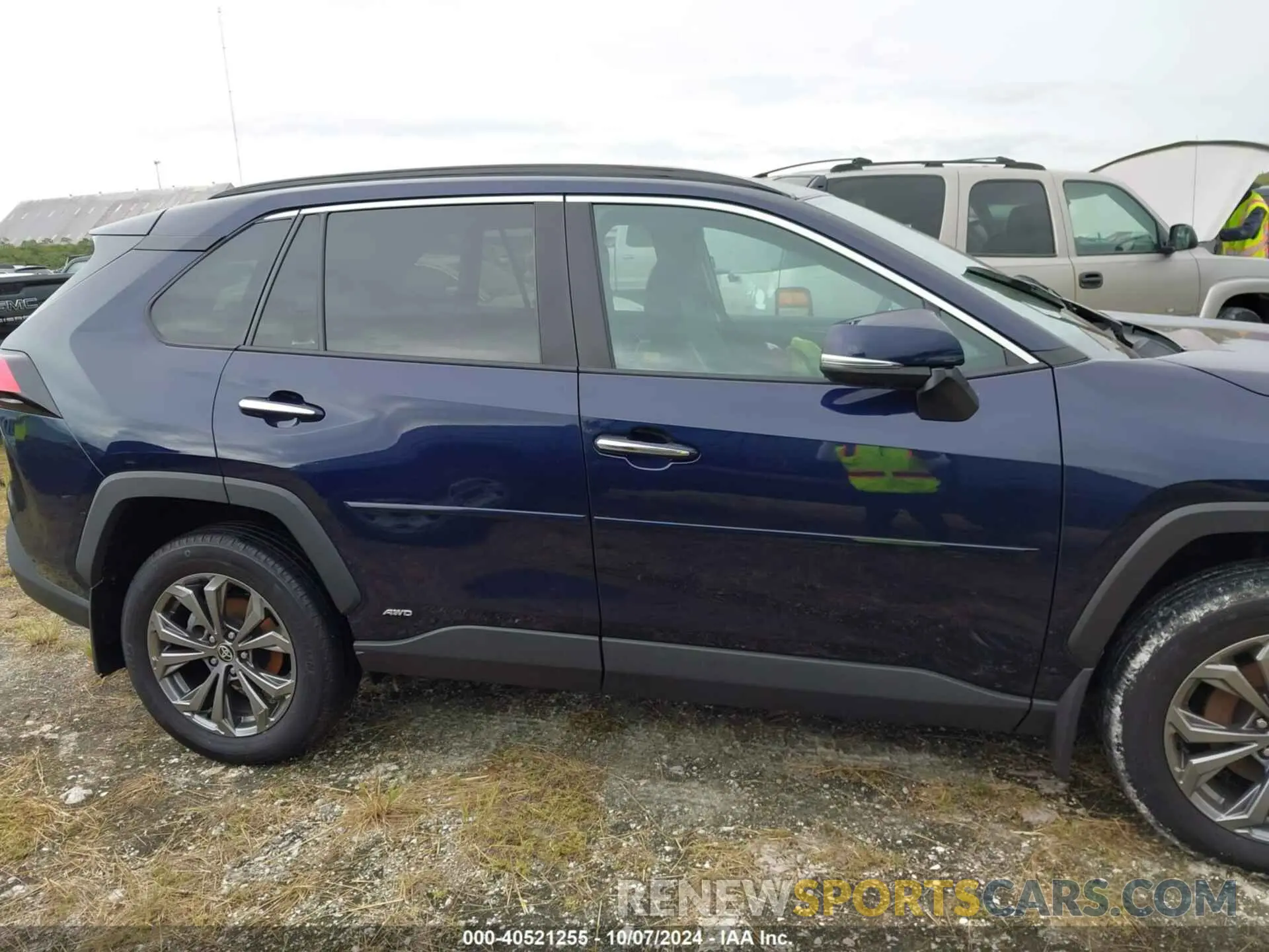 12 Photograph of a damaged car 4T3D6RFV5NU088599 TOYOTA RAV4 HYBRID 2022