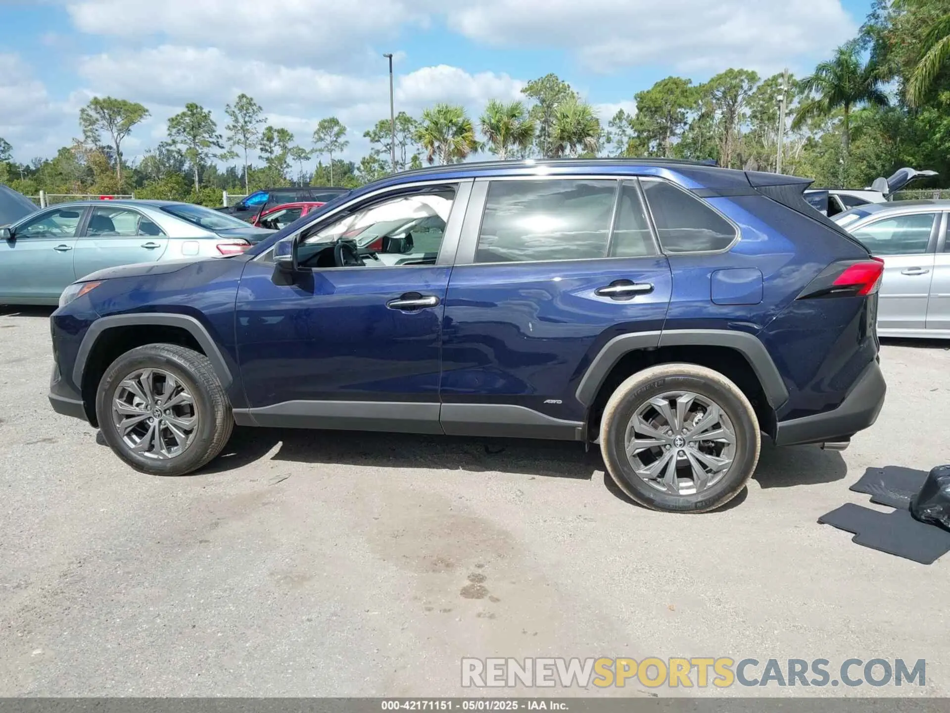 14 Photograph of a damaged car 4T3D6RFVXNU069952 TOYOTA RAV4 HYBRID 2022