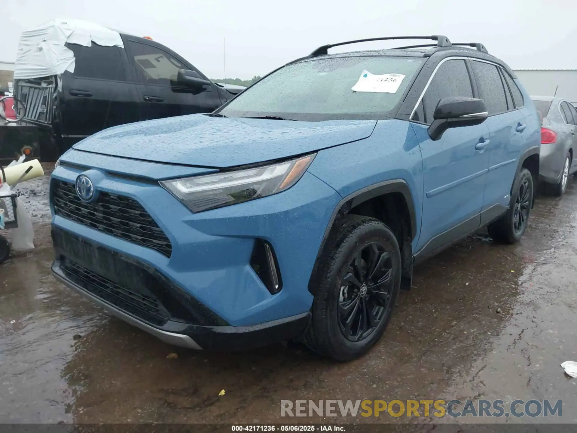 2 Photograph of a damaged car 4T3E6RFV0NU102509 TOYOTA RAV4 HYBRID 2022