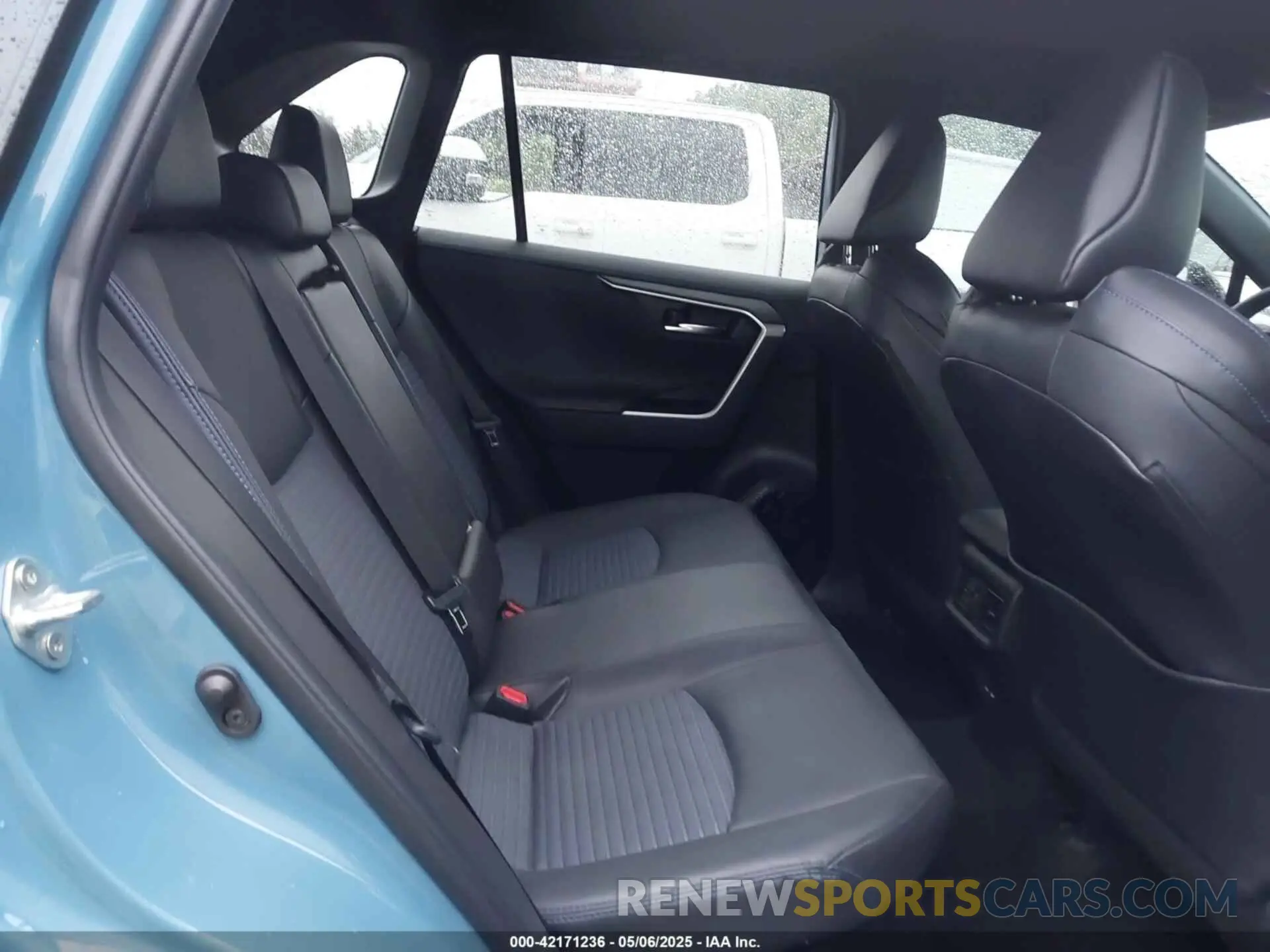 8 Photograph of a damaged car 4T3E6RFV0NU102509 TOYOTA RAV4 HYBRID 2022
