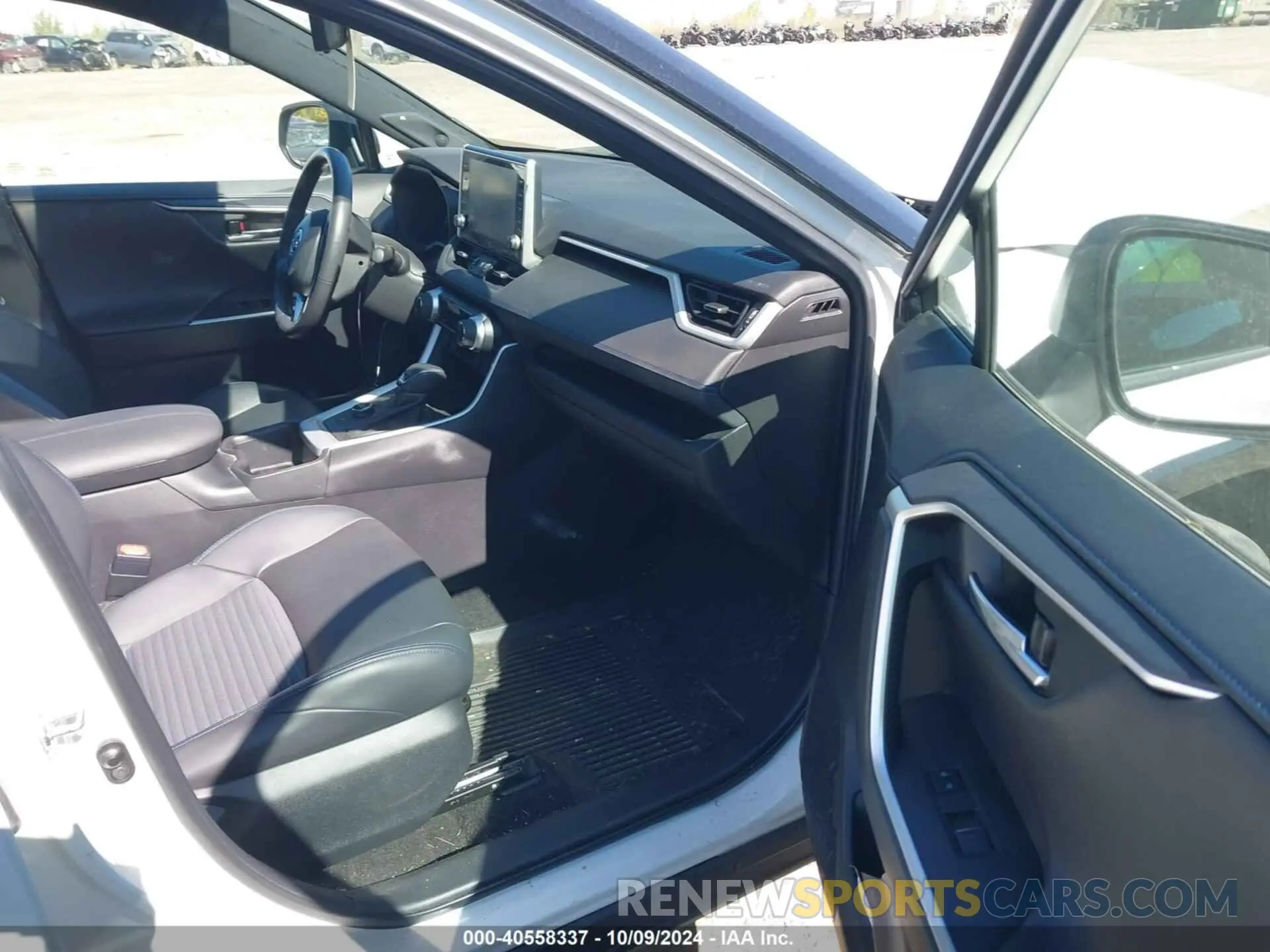 5 Photograph of a damaged car 4T3E6RFV4NU075931 TOYOTA RAV4 HYBRID 2022