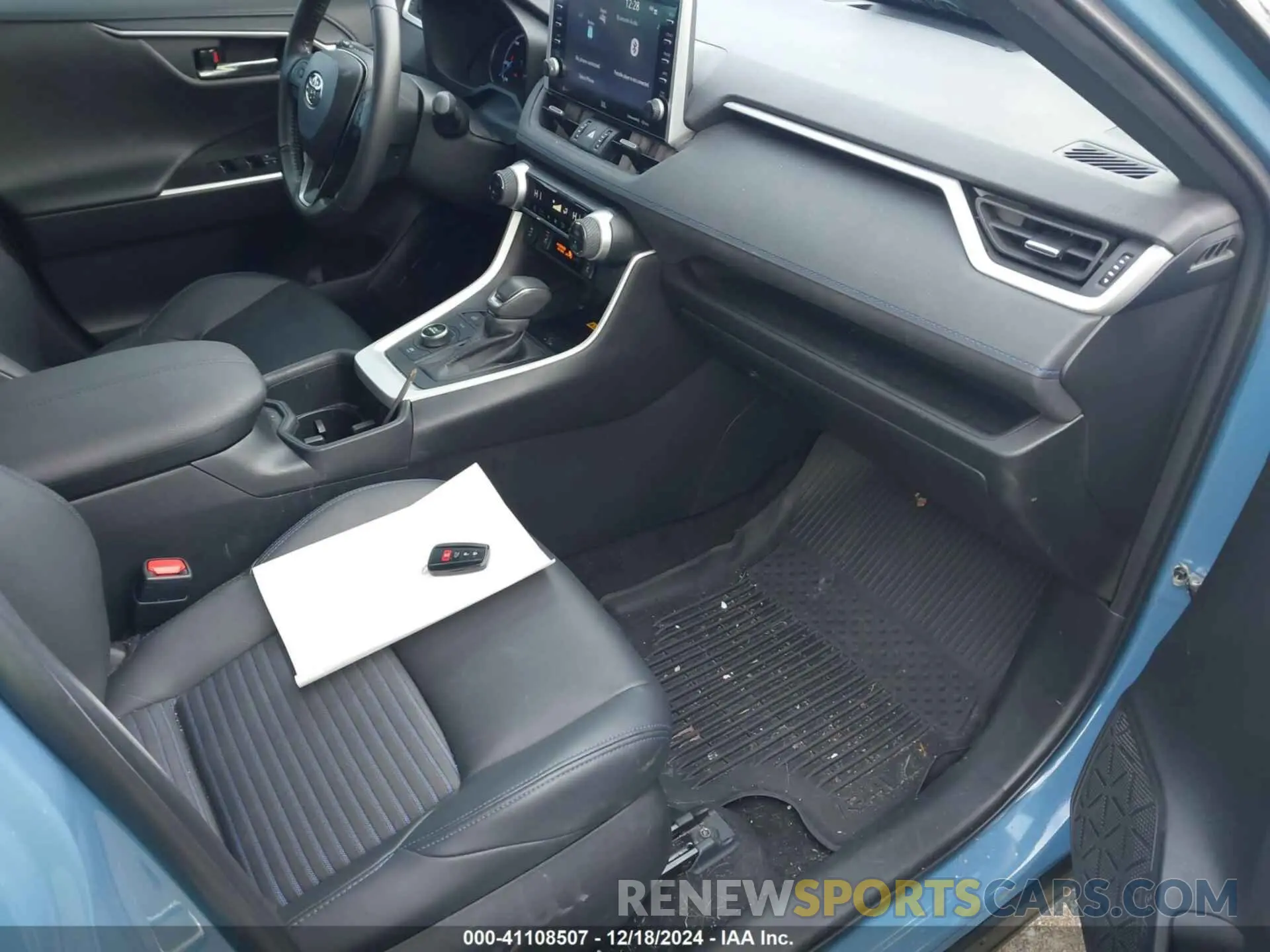 5 Photograph of a damaged car 4T3E6RFV6NU076918 TOYOTA RAV4 HYBRID 2022