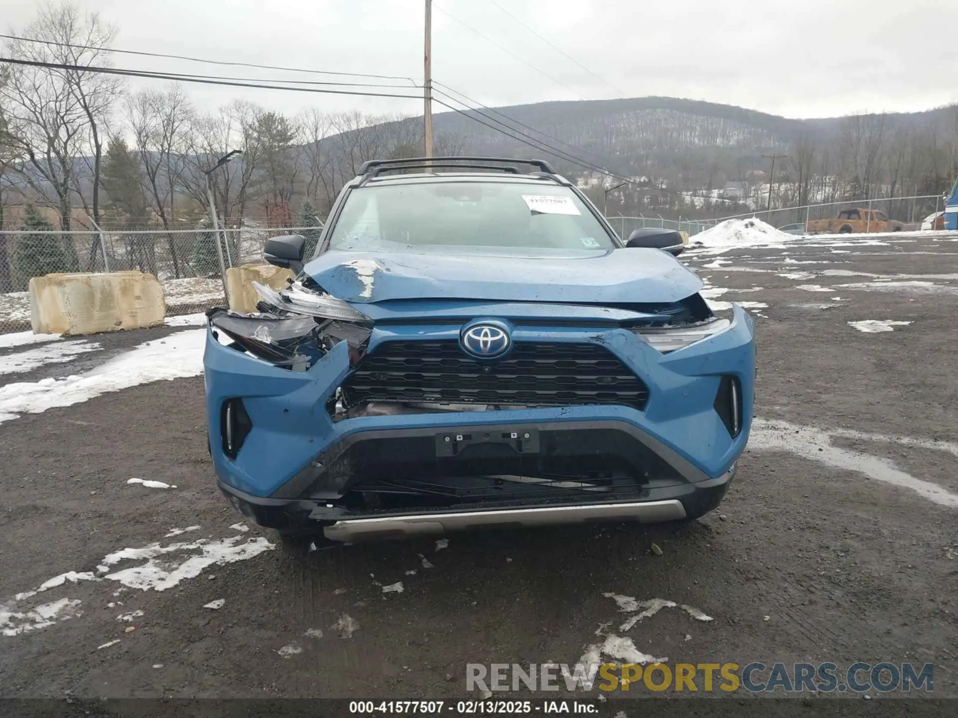 12 Photograph of a damaged car 4T3E6RFV7NU090830 TOYOTA RAV4 HYBRID 2022