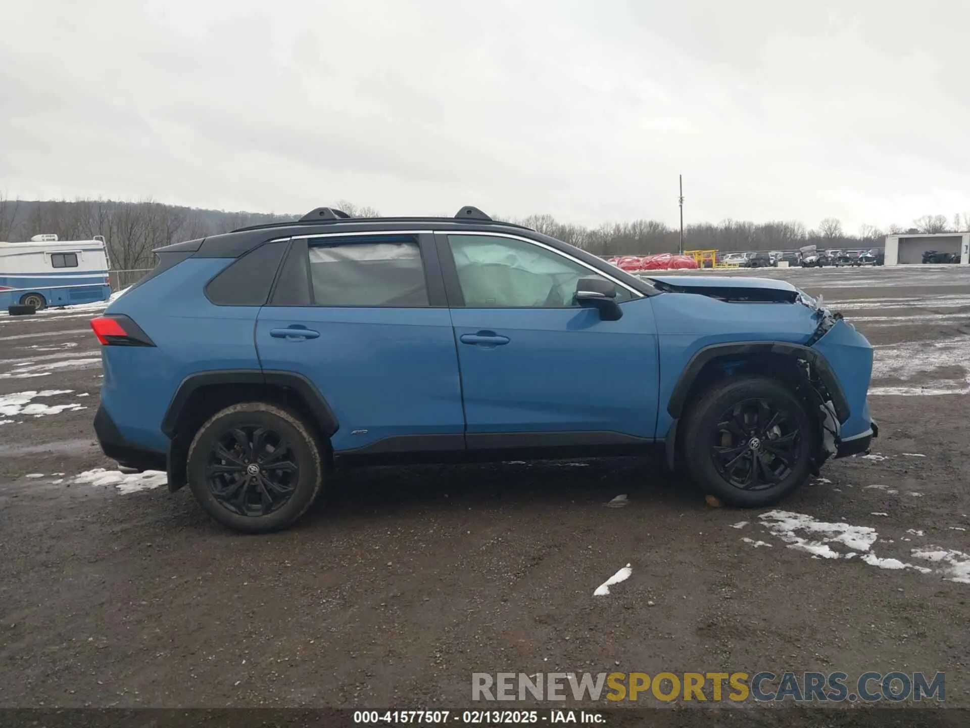 13 Photograph of a damaged car 4T3E6RFV7NU090830 TOYOTA RAV4 HYBRID 2022