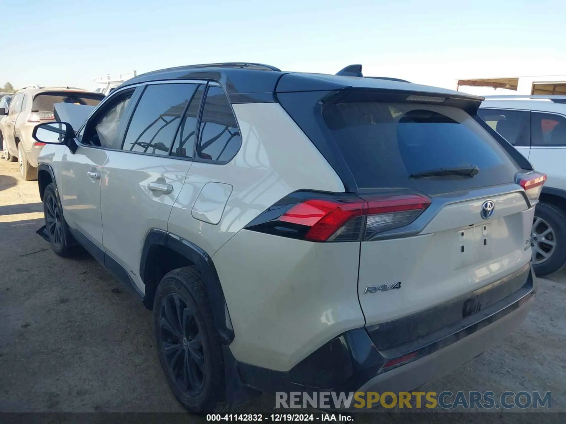 3 Photograph of a damaged car 4T3E6RFVXNU079594 TOYOTA RAV4 HYBRID 2022