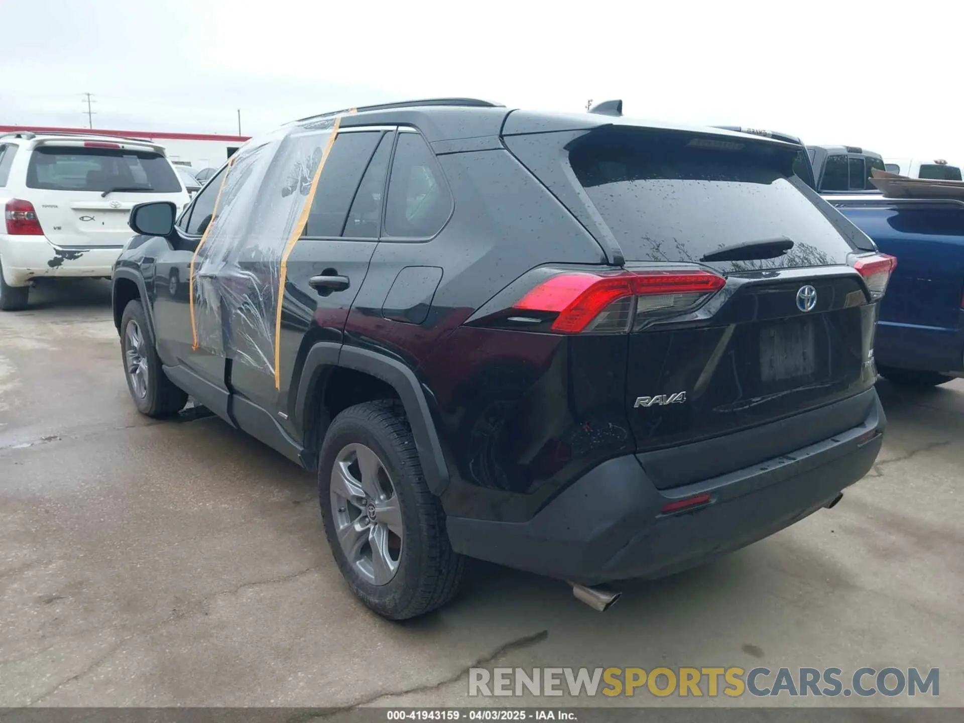 3 Photograph of a damaged car 4T3LWRFV4NU059607 TOYOTA RAV4 HYBRID 2022
