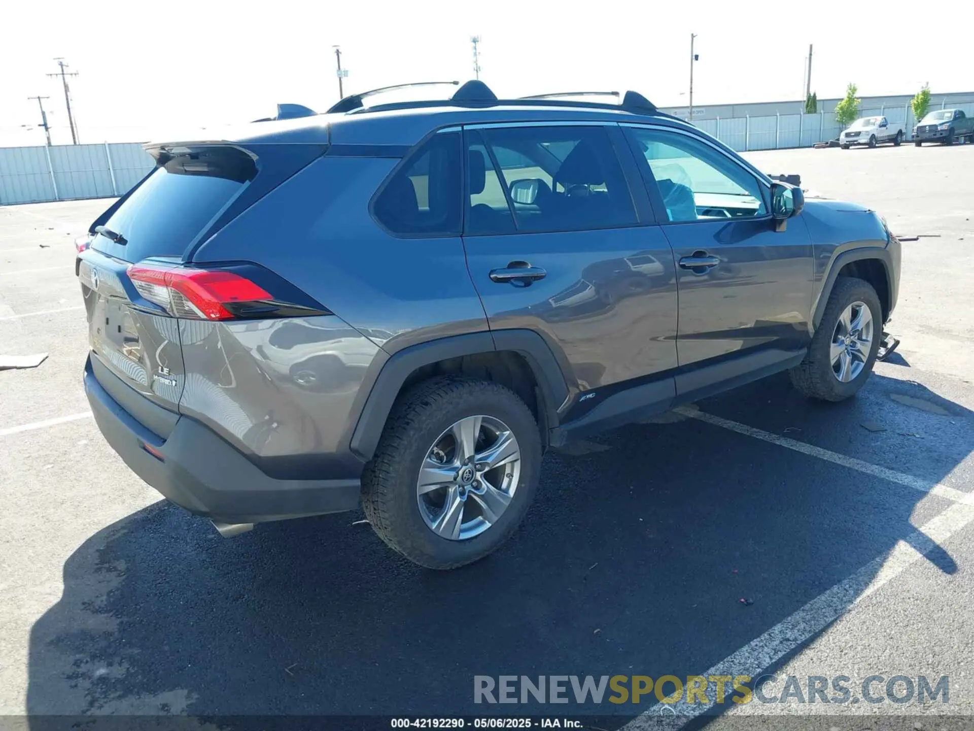 4 Фотография поврежденного автомобиля 4T3LWRFV4NU068095 TOYOTA RAV4 HYBRID 2022